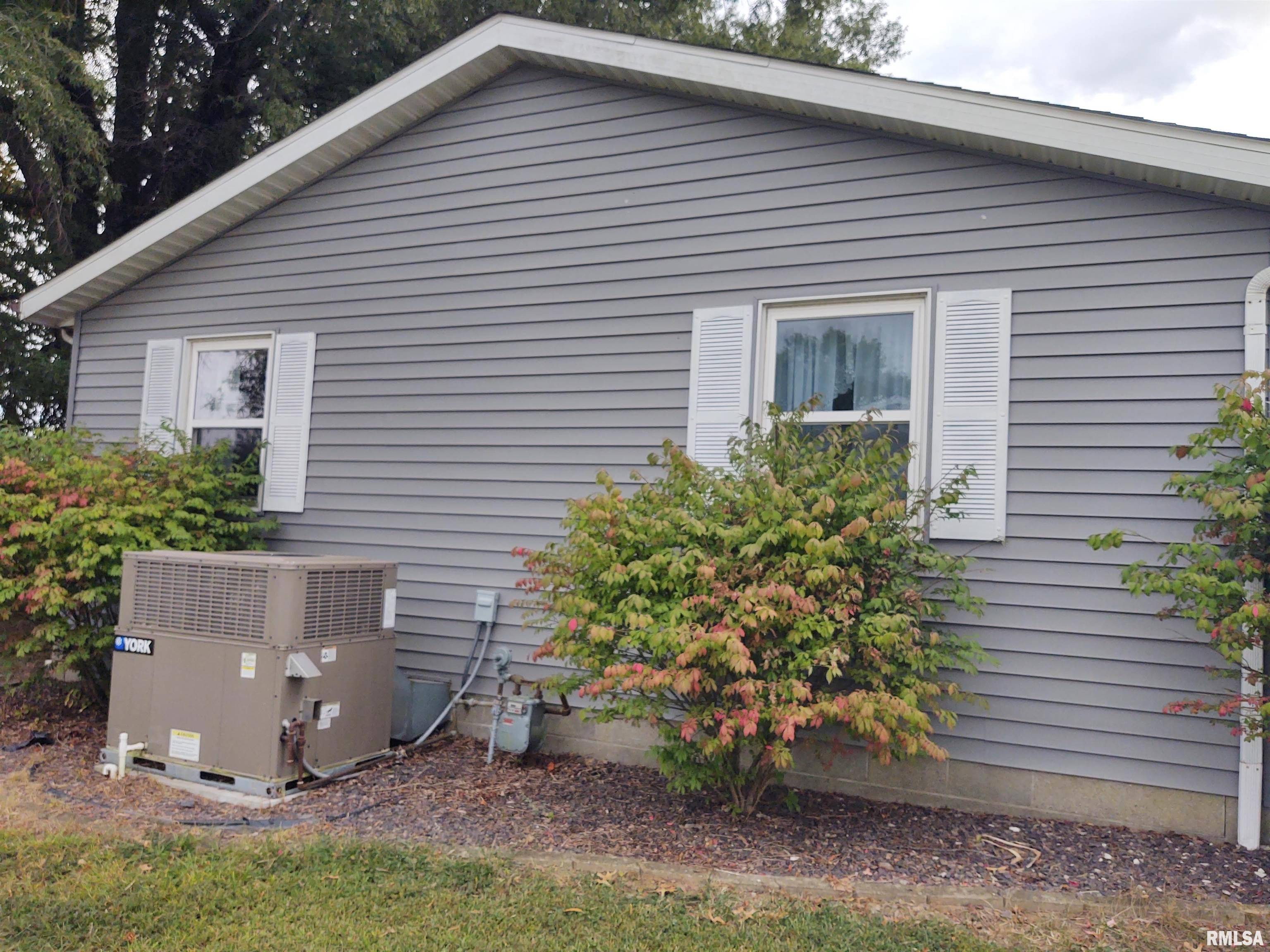 Anna, IL 62906,110 Stork ST