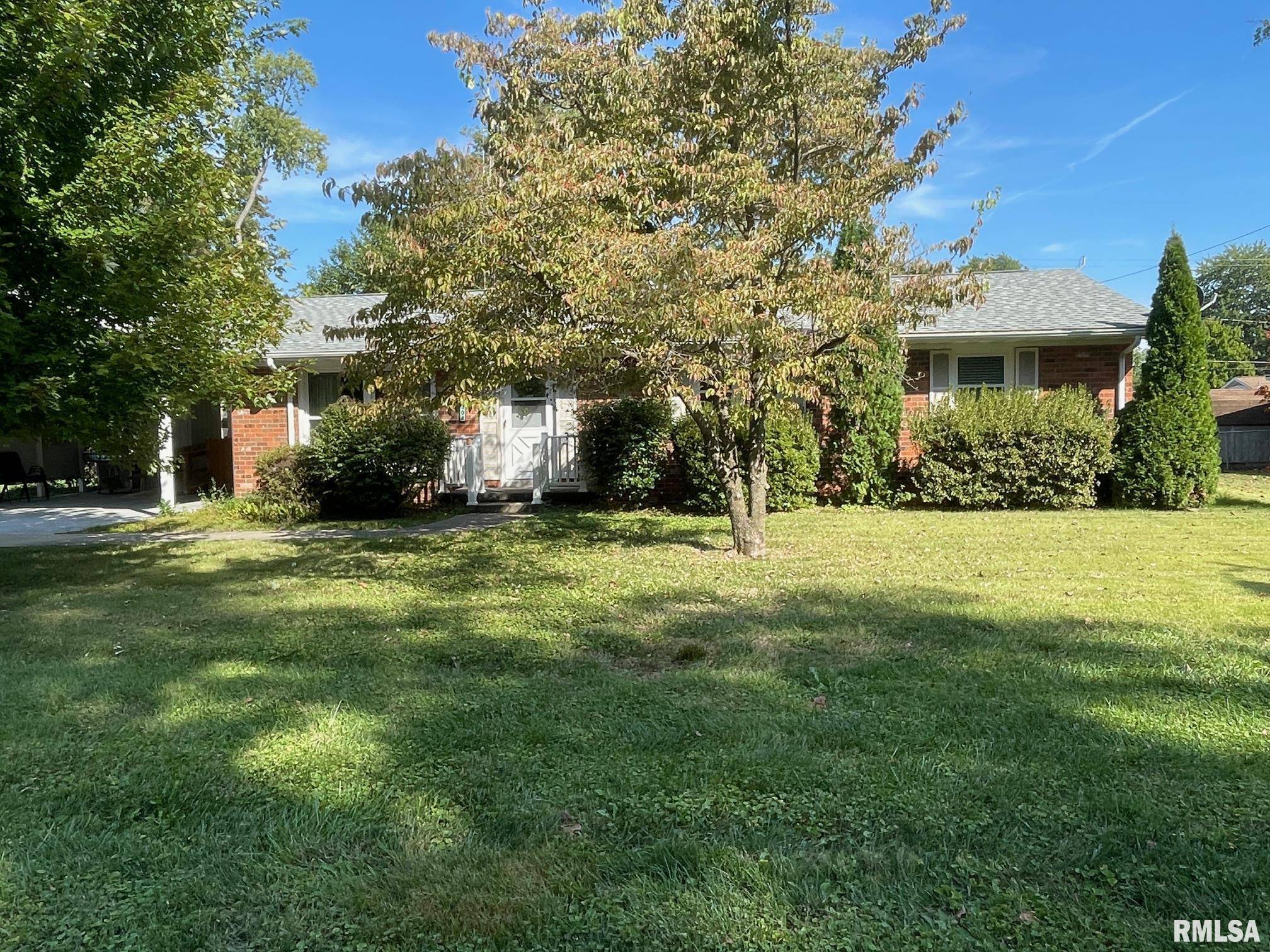 Carmi, IL 62821,304 APRIL AVE