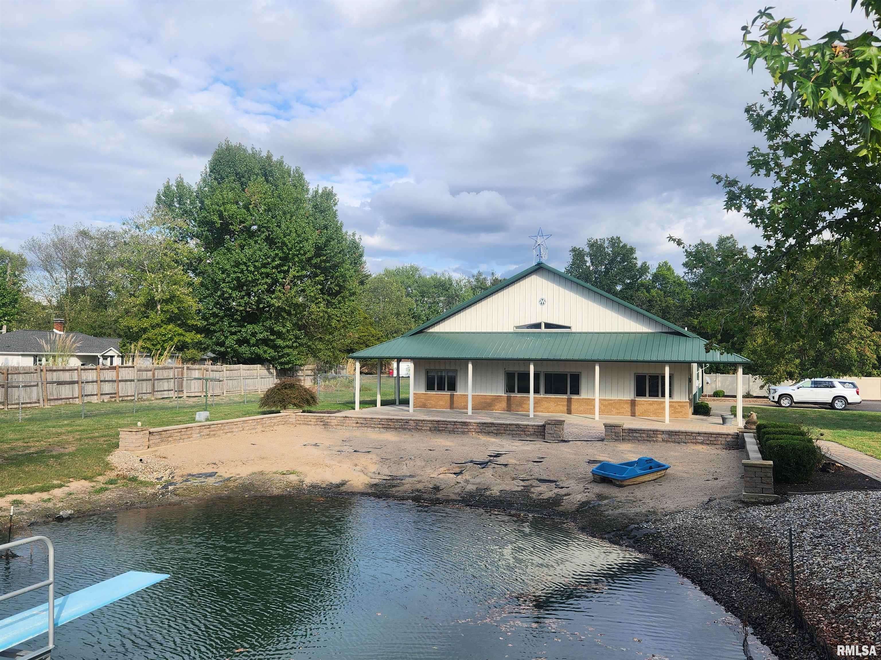 Duquoin, IL 62832,2878 Sunfield RD