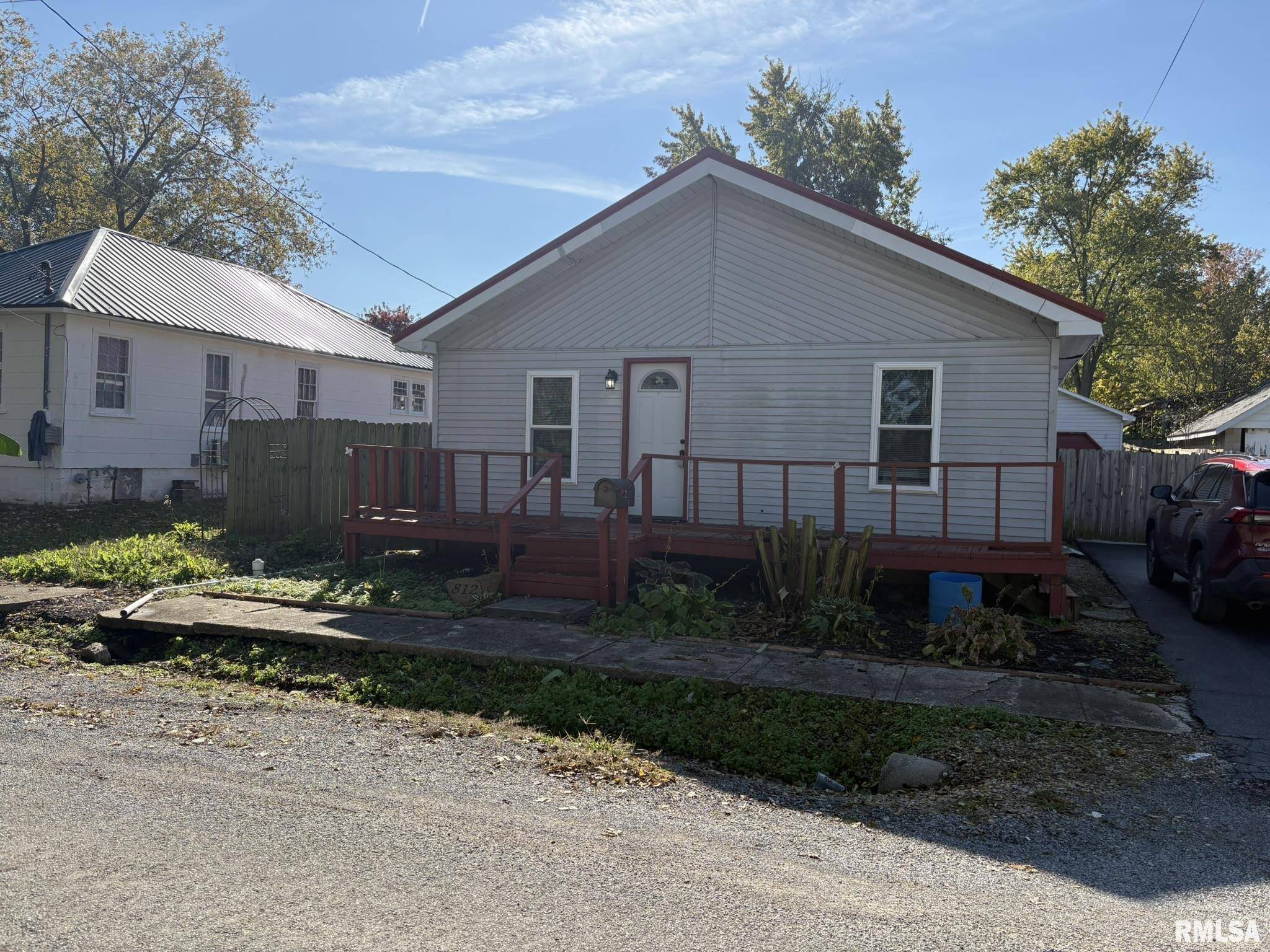 West Frankfort, IL 62896,812 W Lindell ST