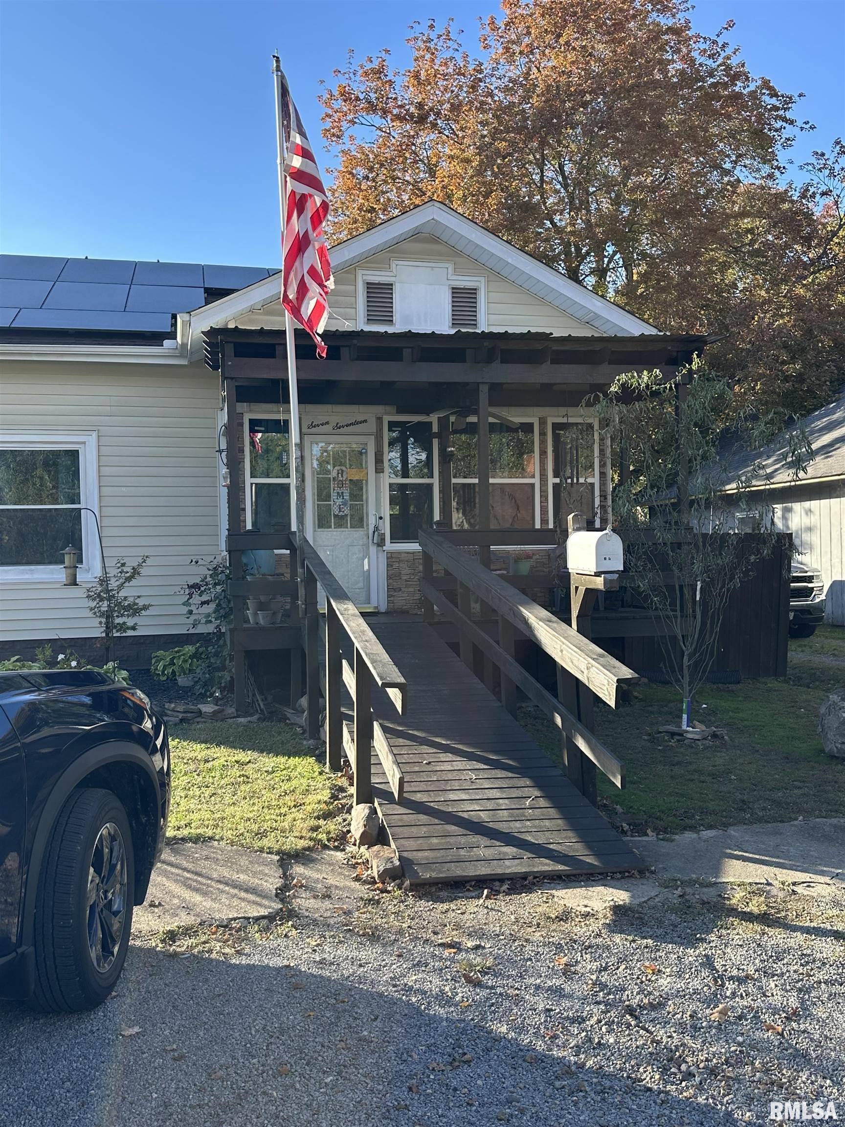 Herrin, IL 62948,717 S 18TH ST