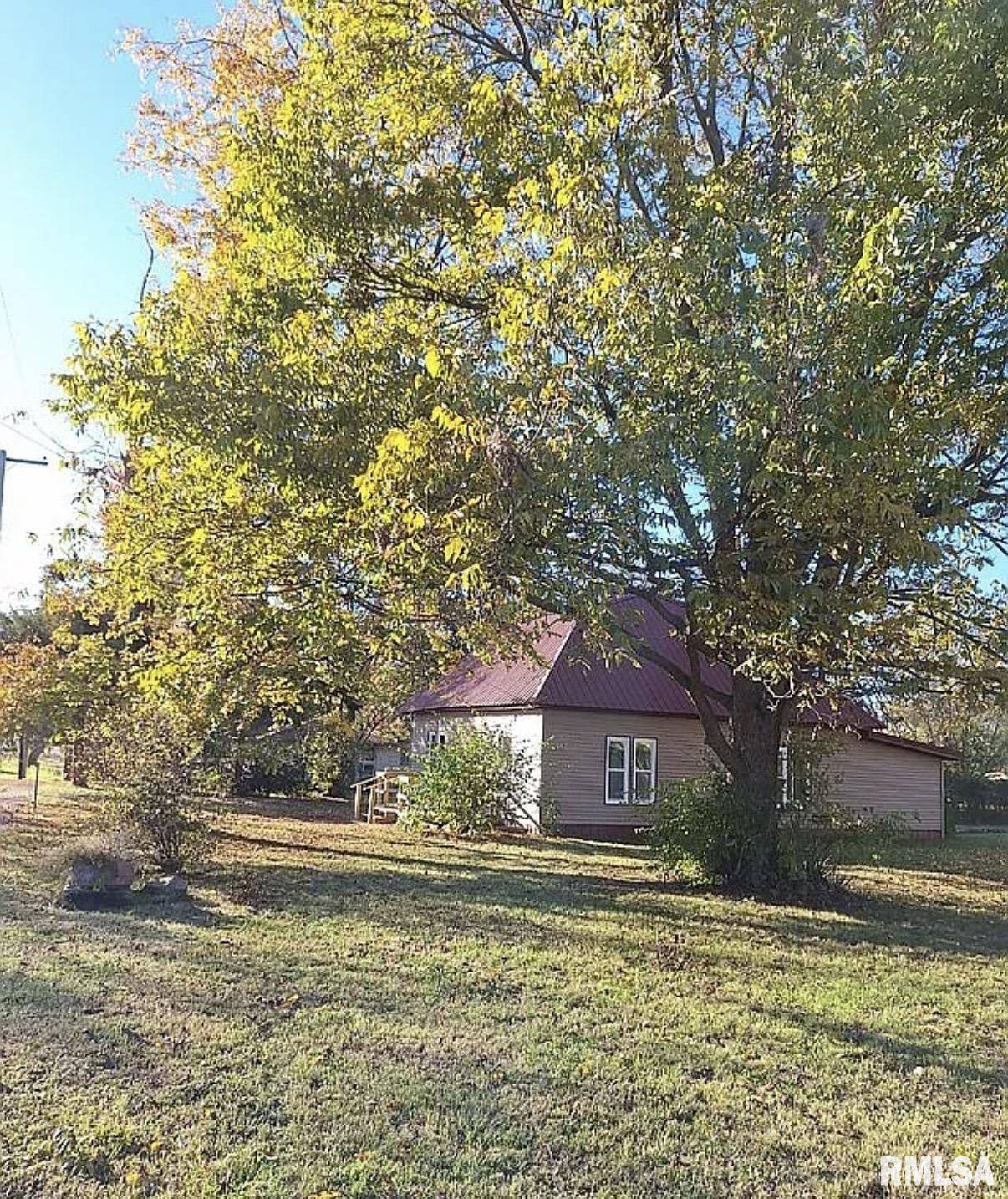 Mcleansboro, IL 62859,602 W CHERRY ST