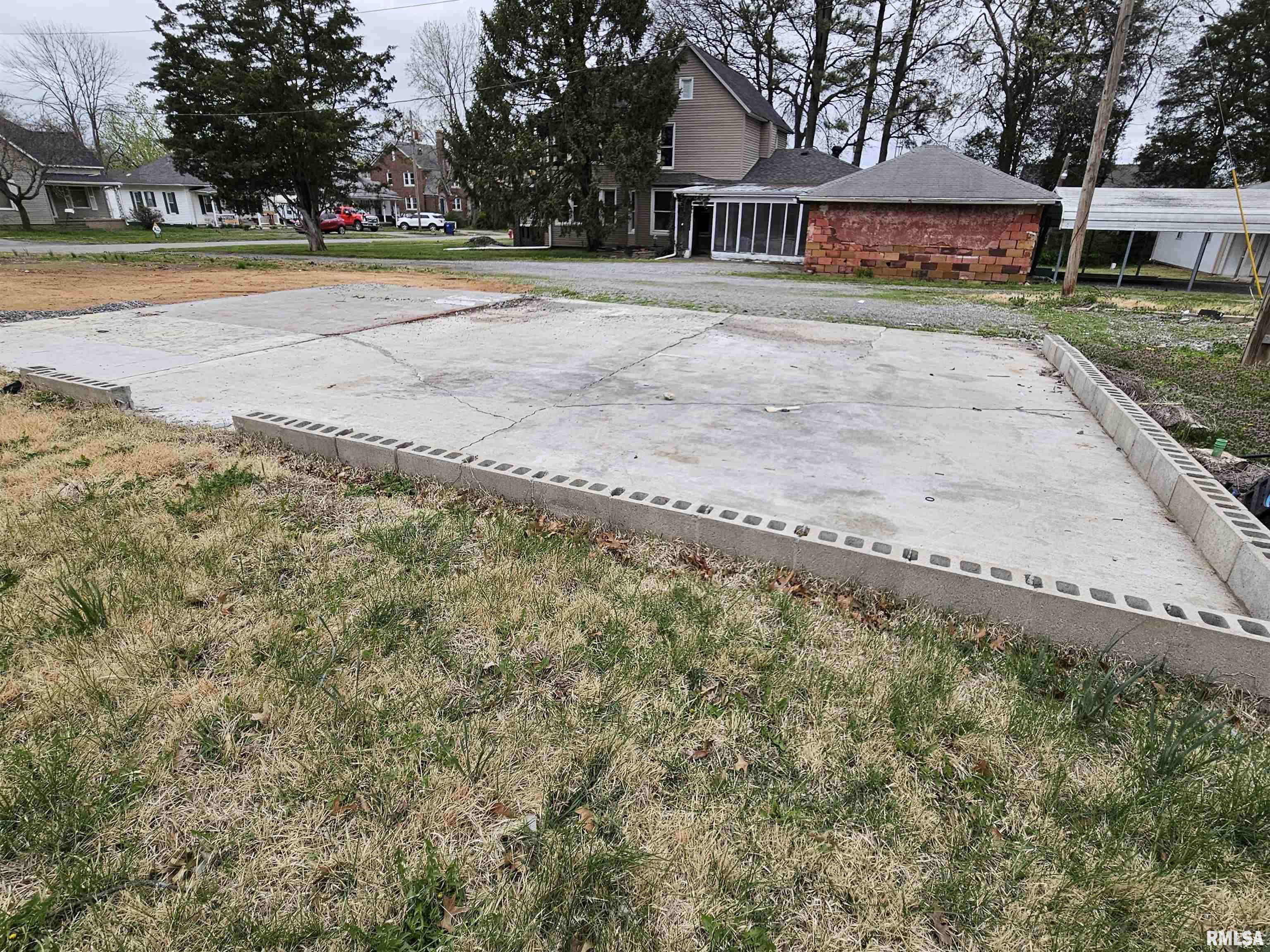 Harrisburg, IL 62946,618 S MCKINLEY ST