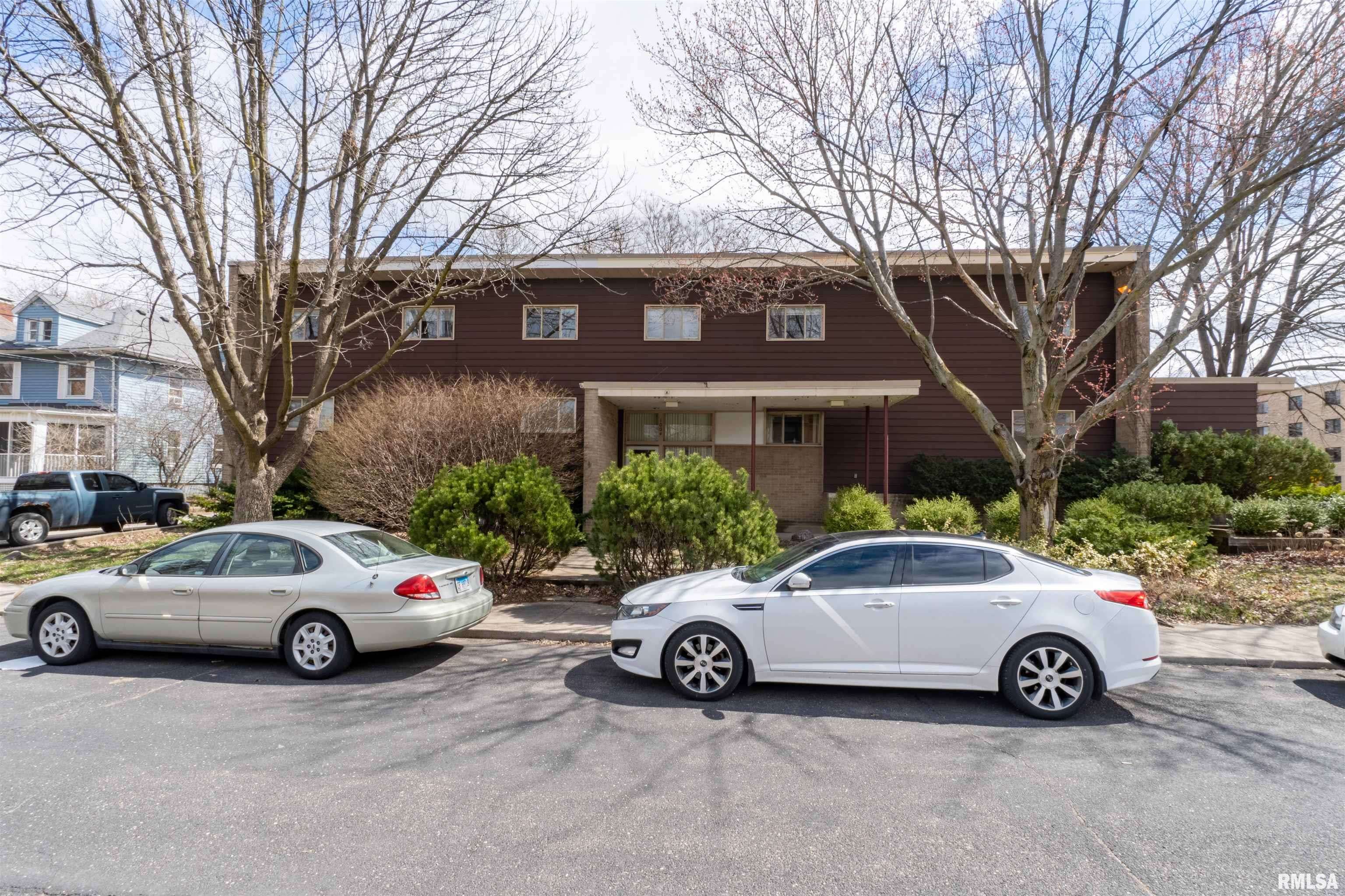 Peoria, IL 61606,1004 N INSTITUTE PL