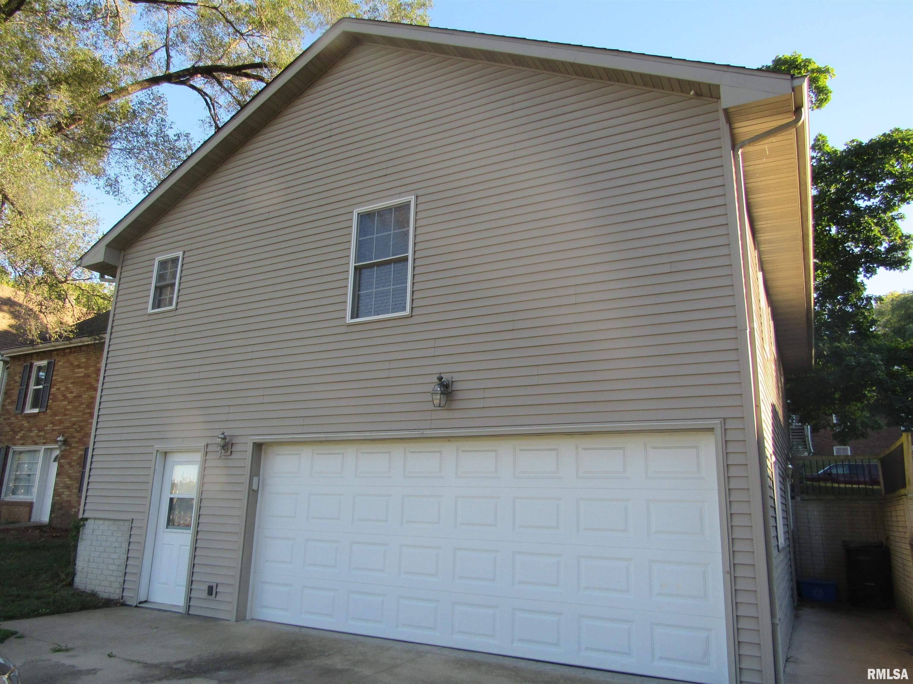 East Peoria, IL 61611,211 STEWART ST