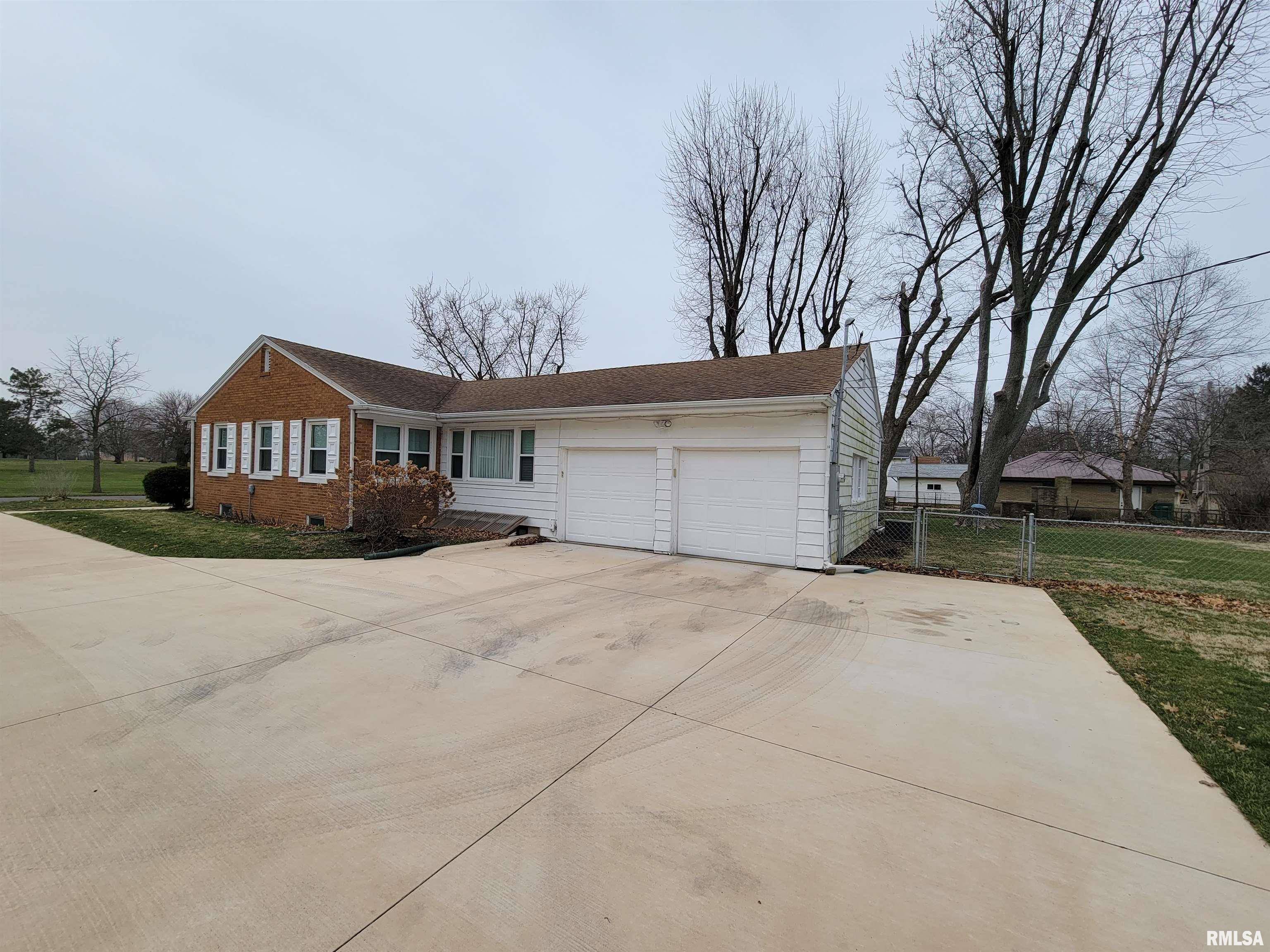 West Peoria, IL 61604,2229 W MANOR Pkwy