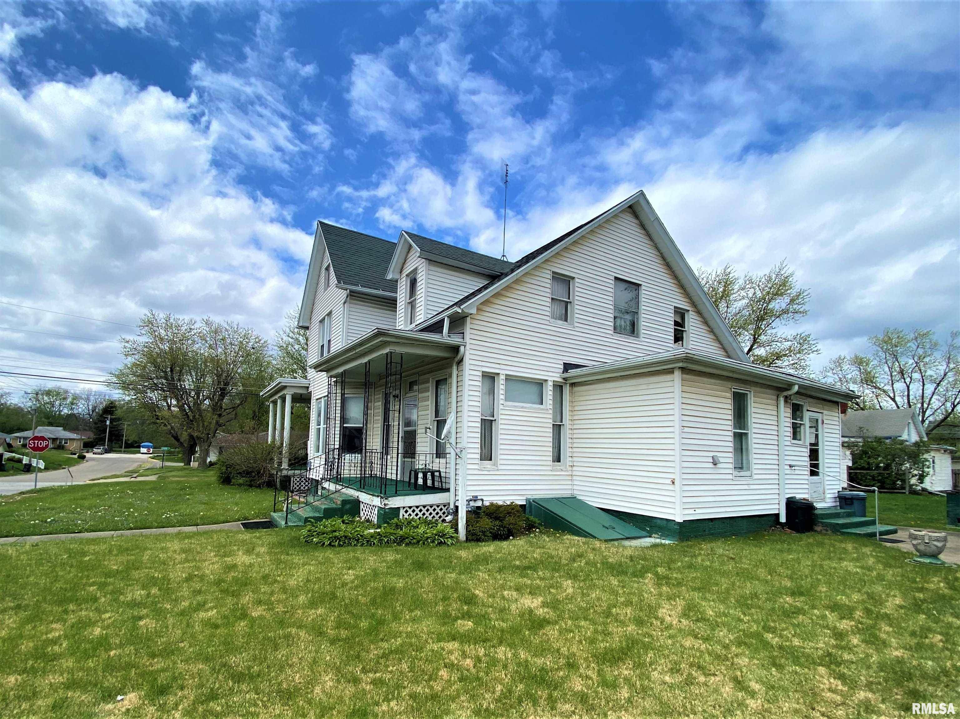 Lewistown, IL 61542,503 N MAIN ST