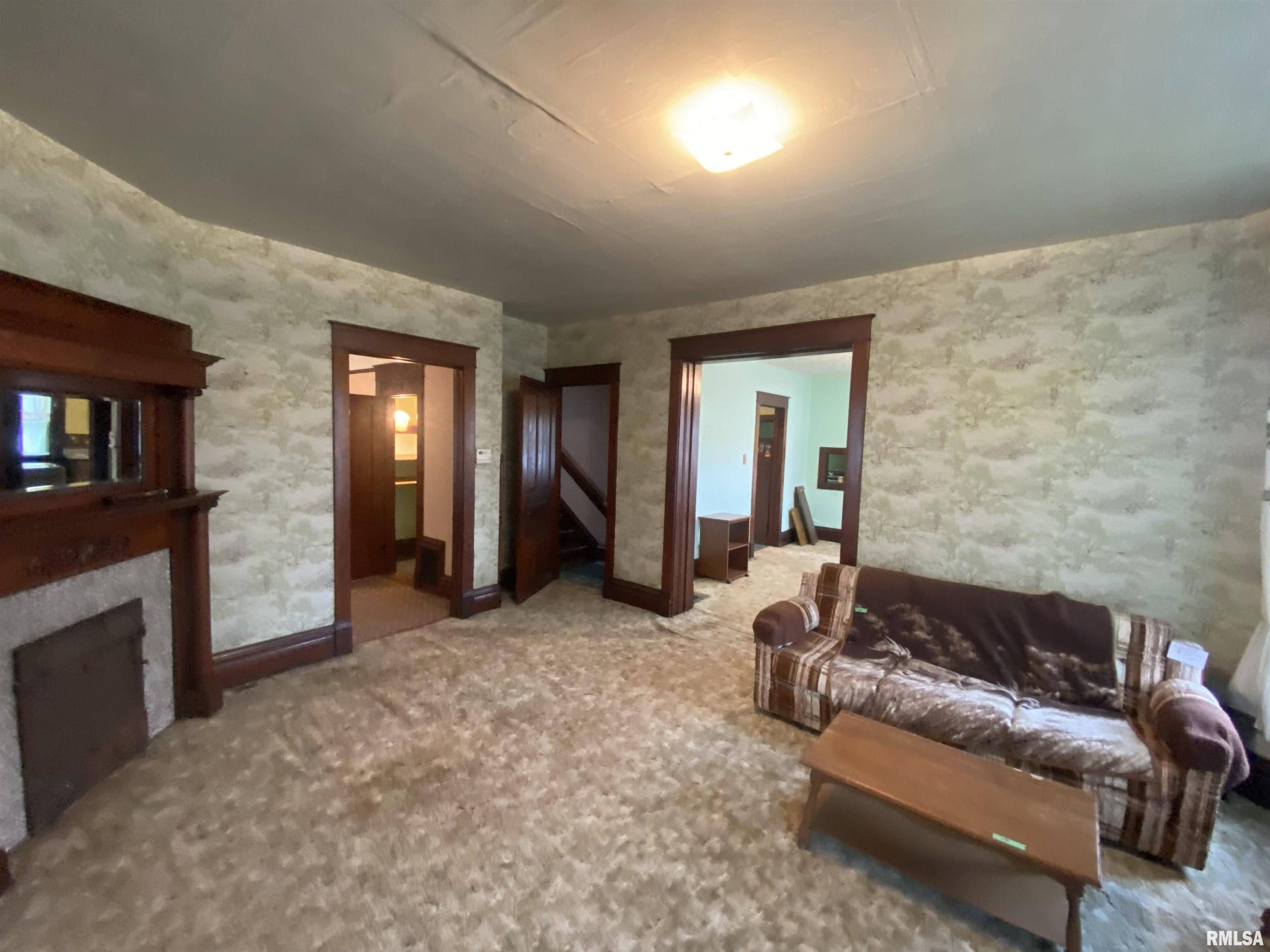 Lewistown, IL 61542,503 N MAIN ST