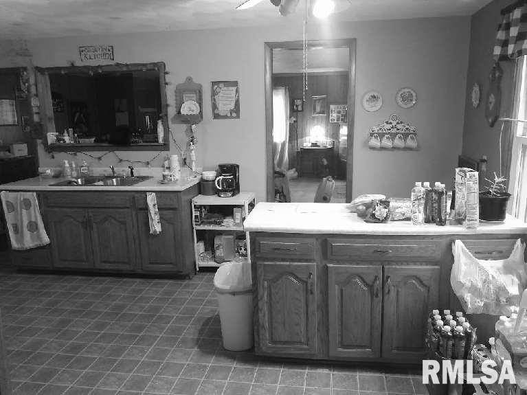 Fiatt, IL 61433,14130 E IL HWY 9 HWY