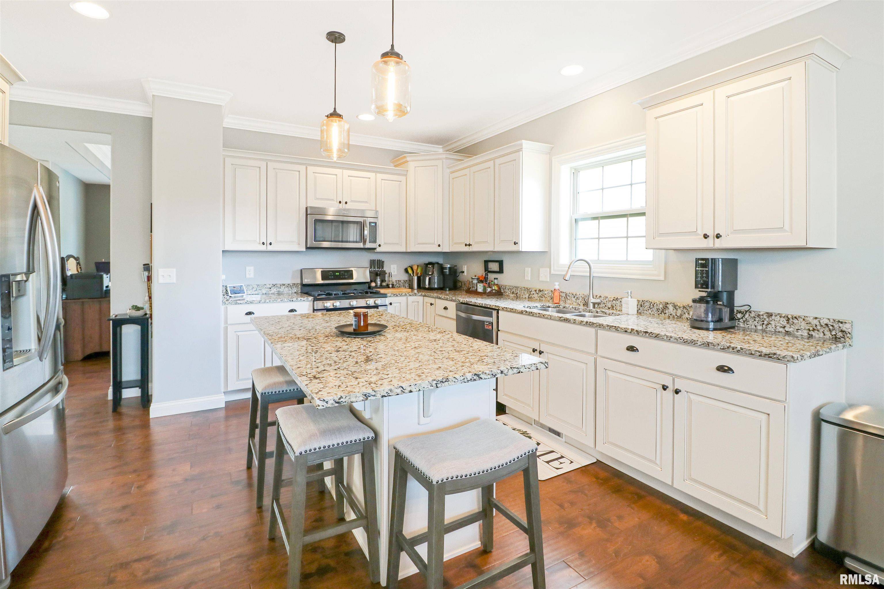 Edwards, IL 61528,6114 W Clairemont CT