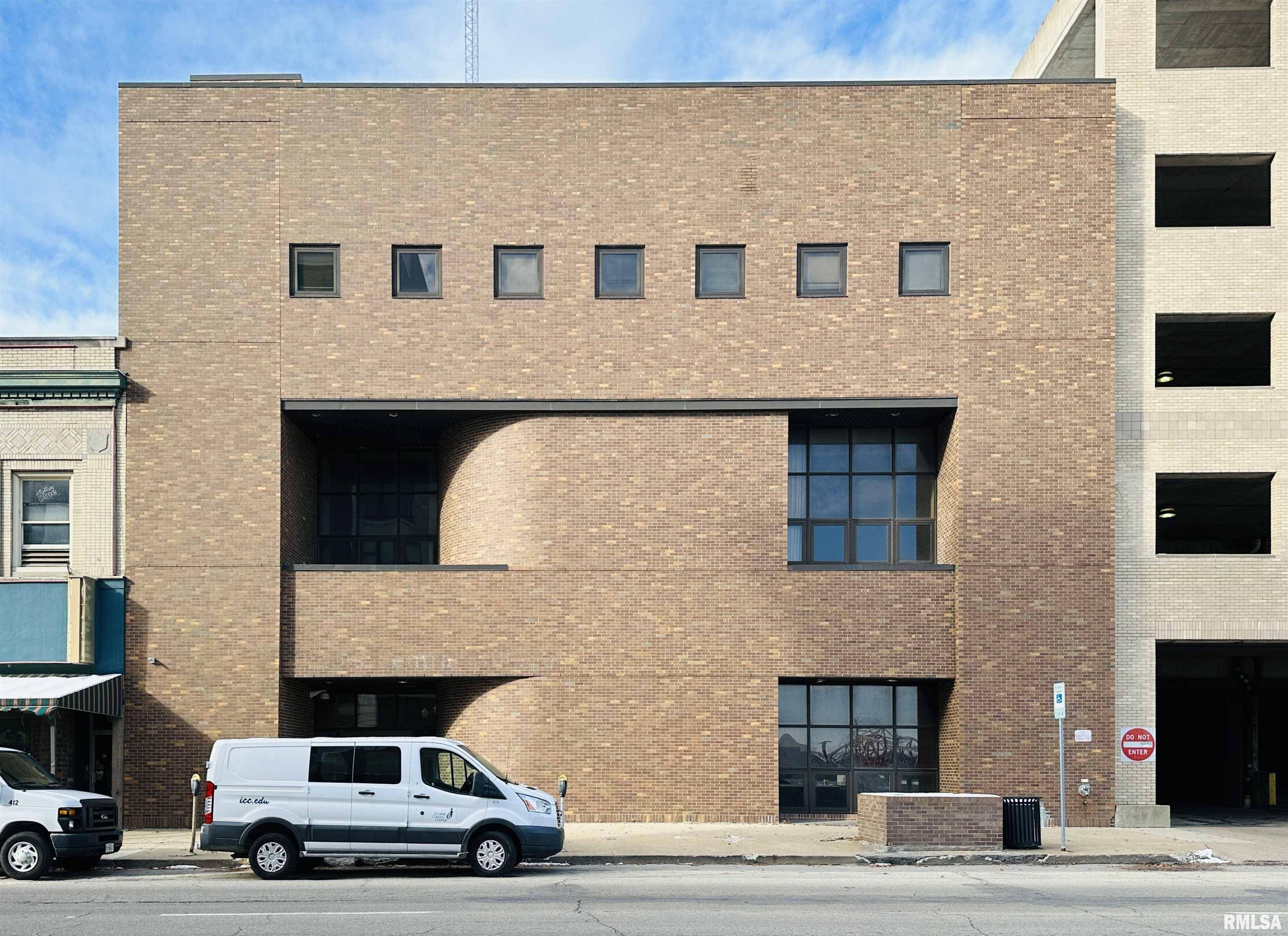 Peoria, IL 61602,113 SW ADAMS ST