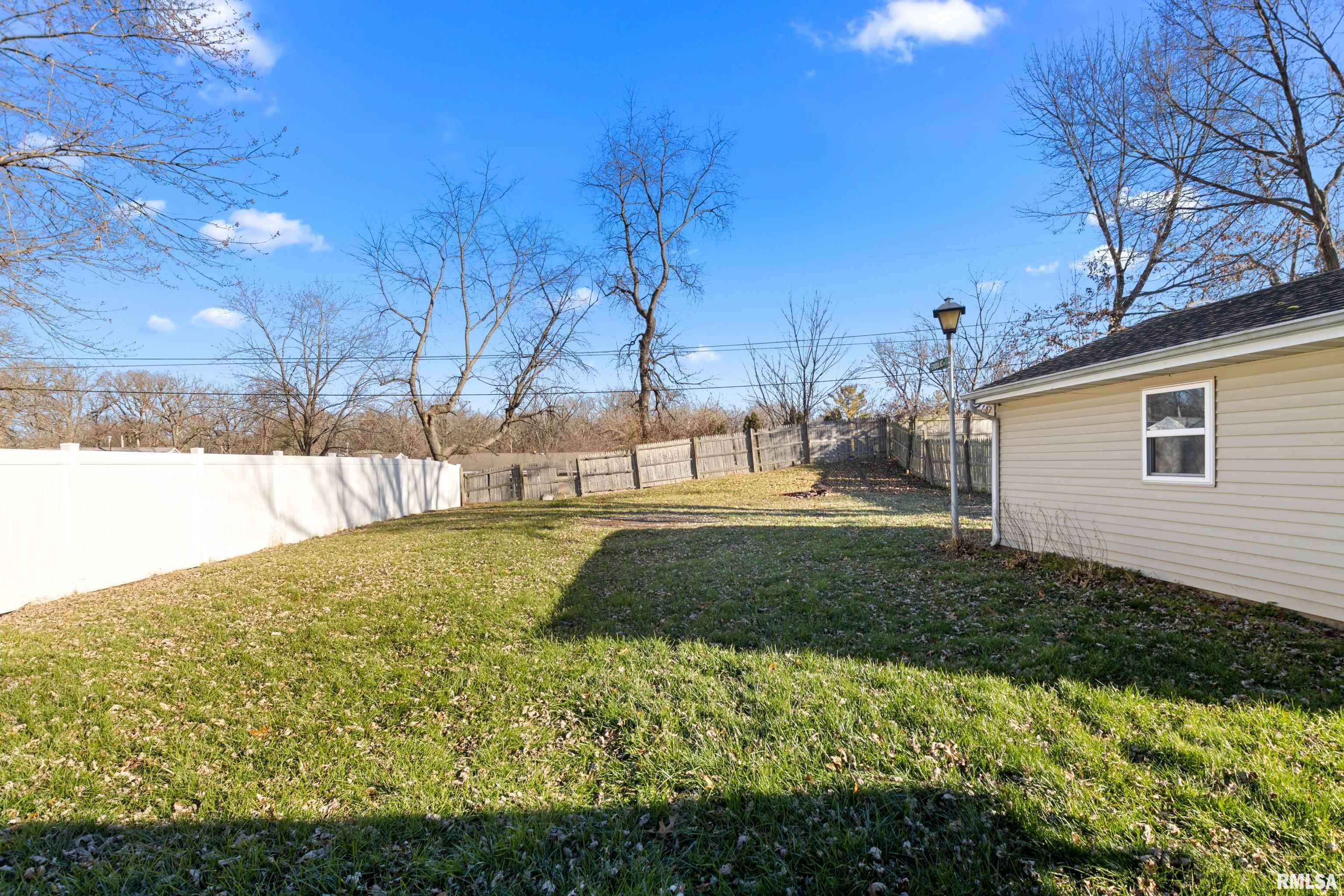 Peoria, IL 61604,2404 N NORTHCREST DR