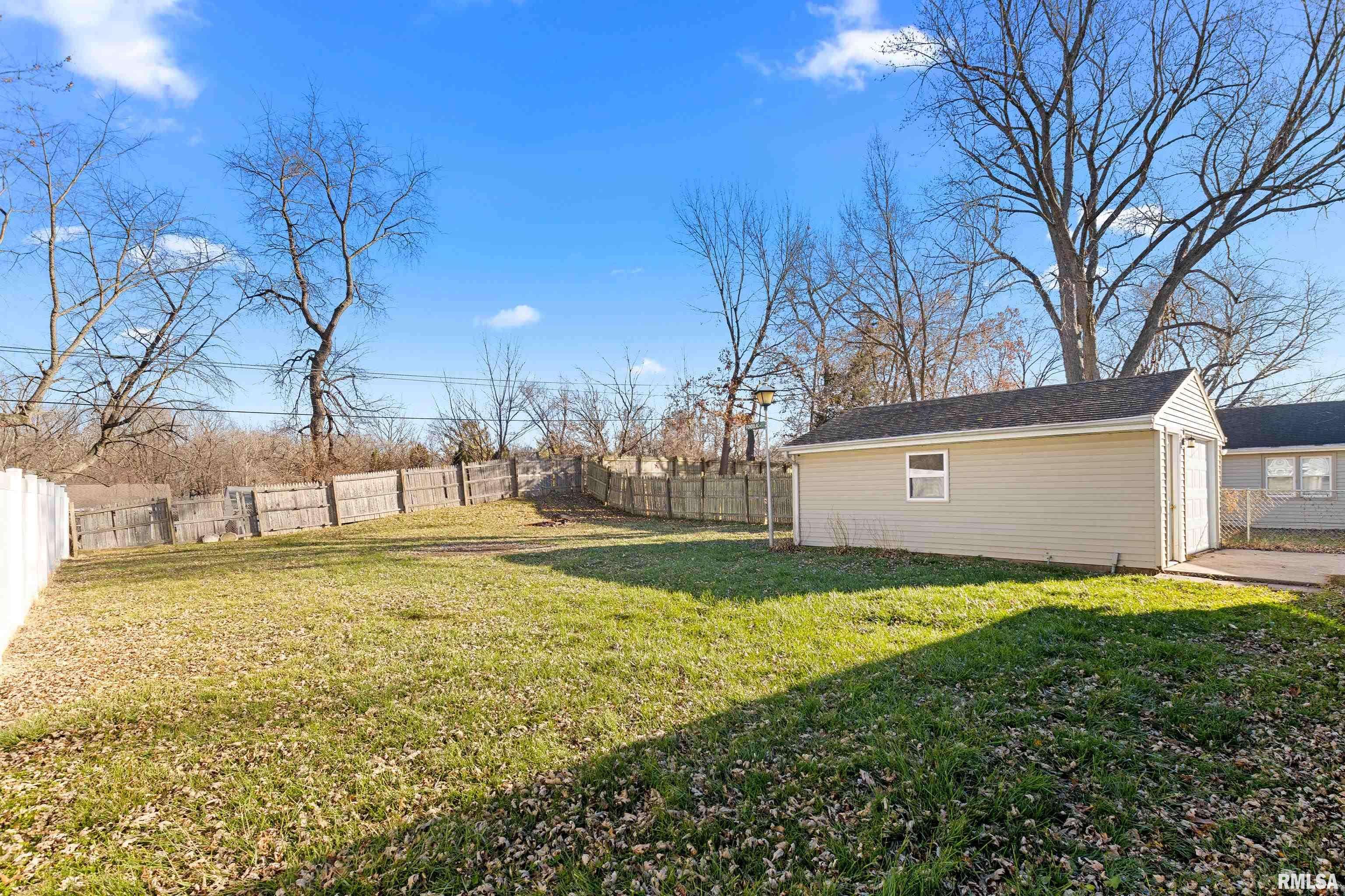 Peoria, IL 61604,2404 N NORTHCREST DR