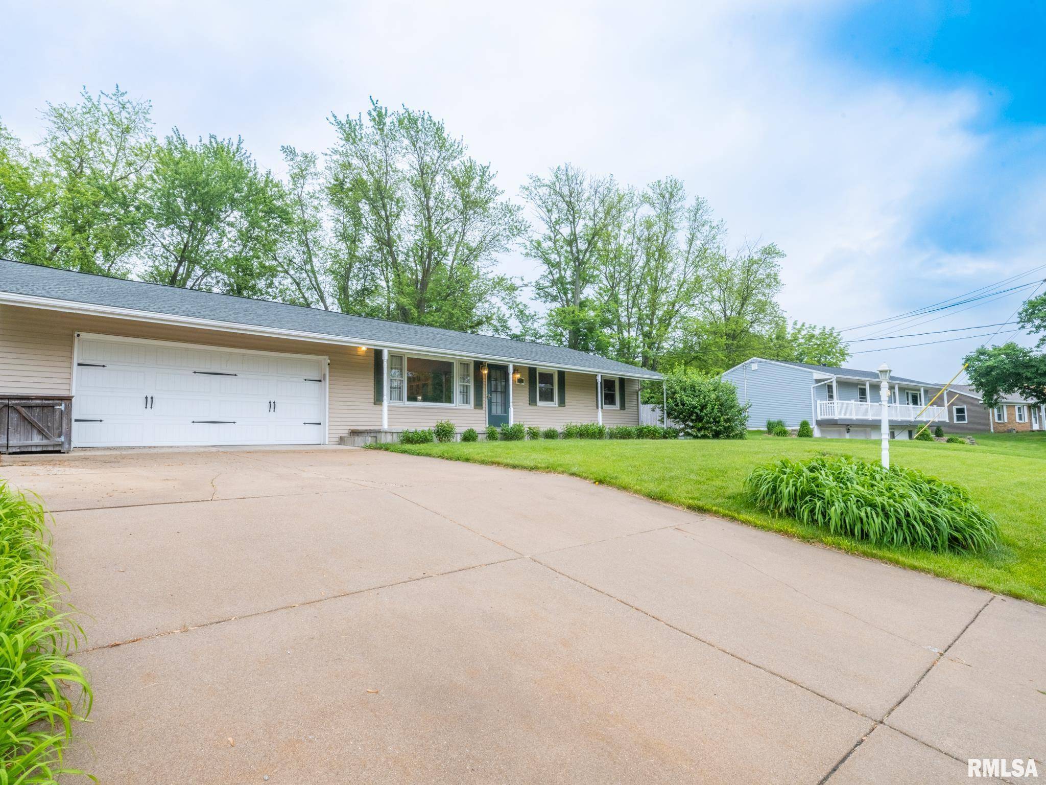 Washington, IL 61571,303 HILLCREST DR