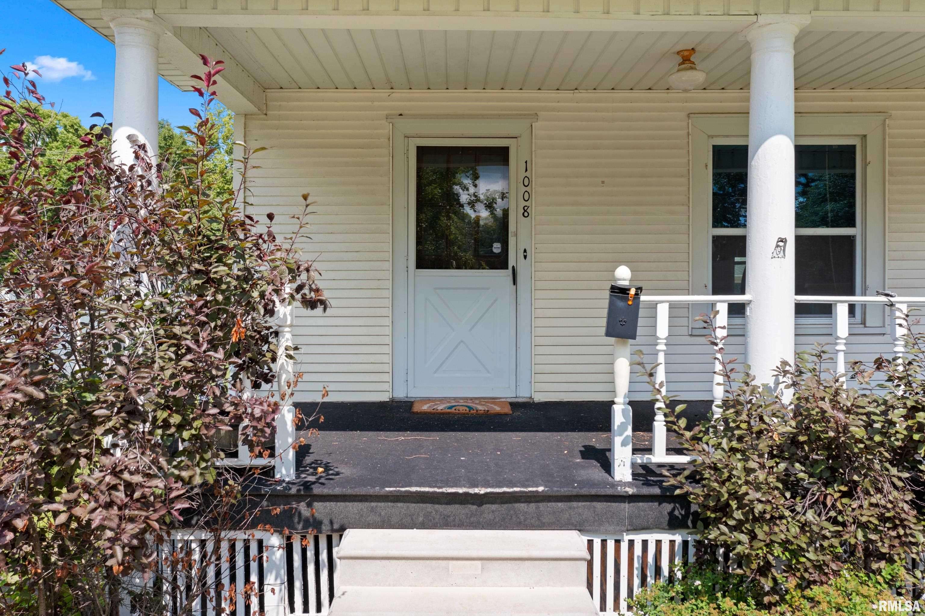 Henry, IL 61537,1008 EDWARD ST