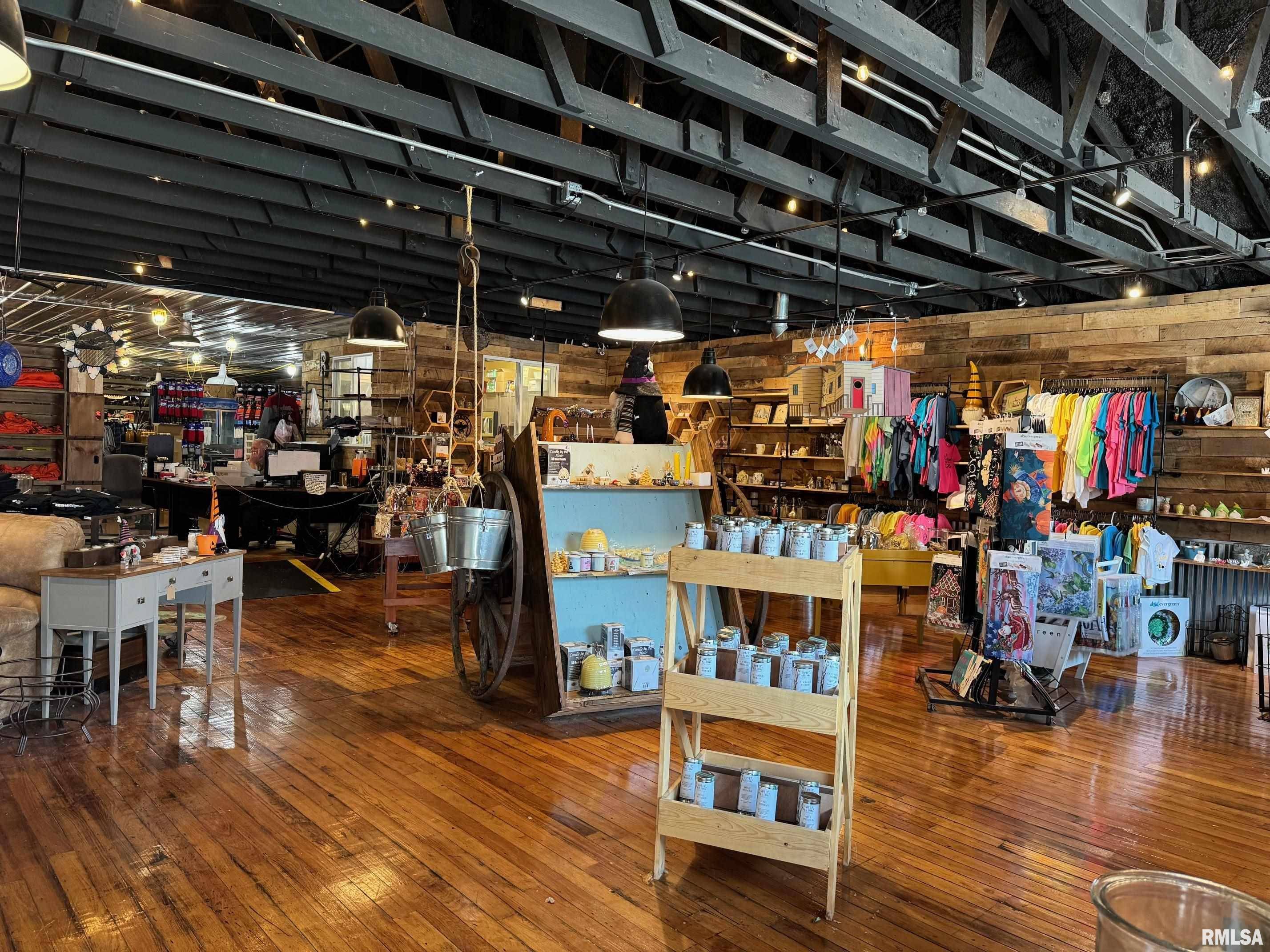 Washington, IL 61571,122 N MAIN ST
