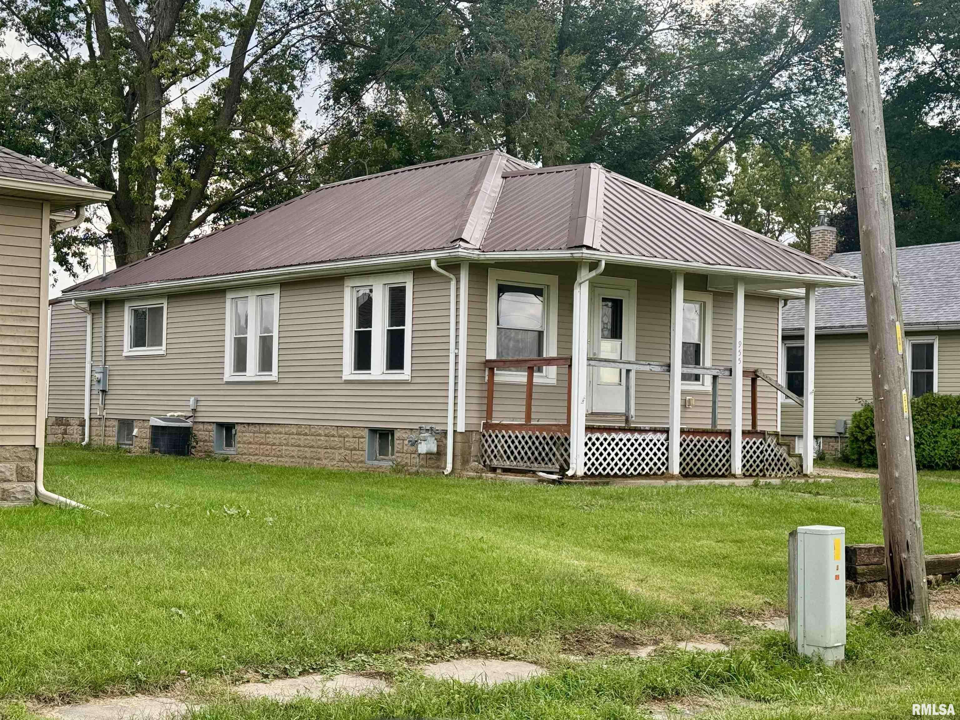 Fairview, IL 61432,955 W CARTER ST