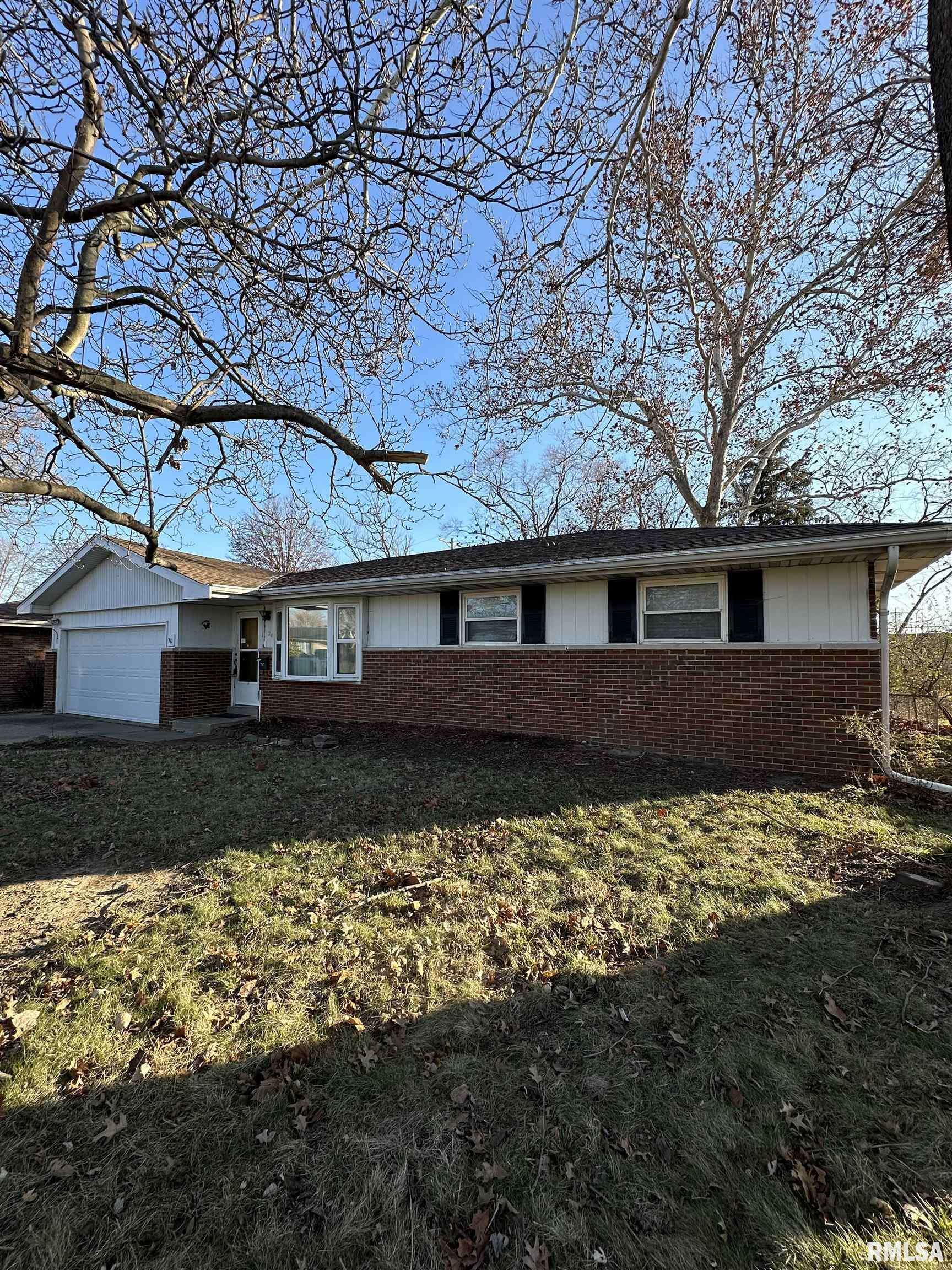 Peoria, IL 61615,2416 W OVERHILL RD