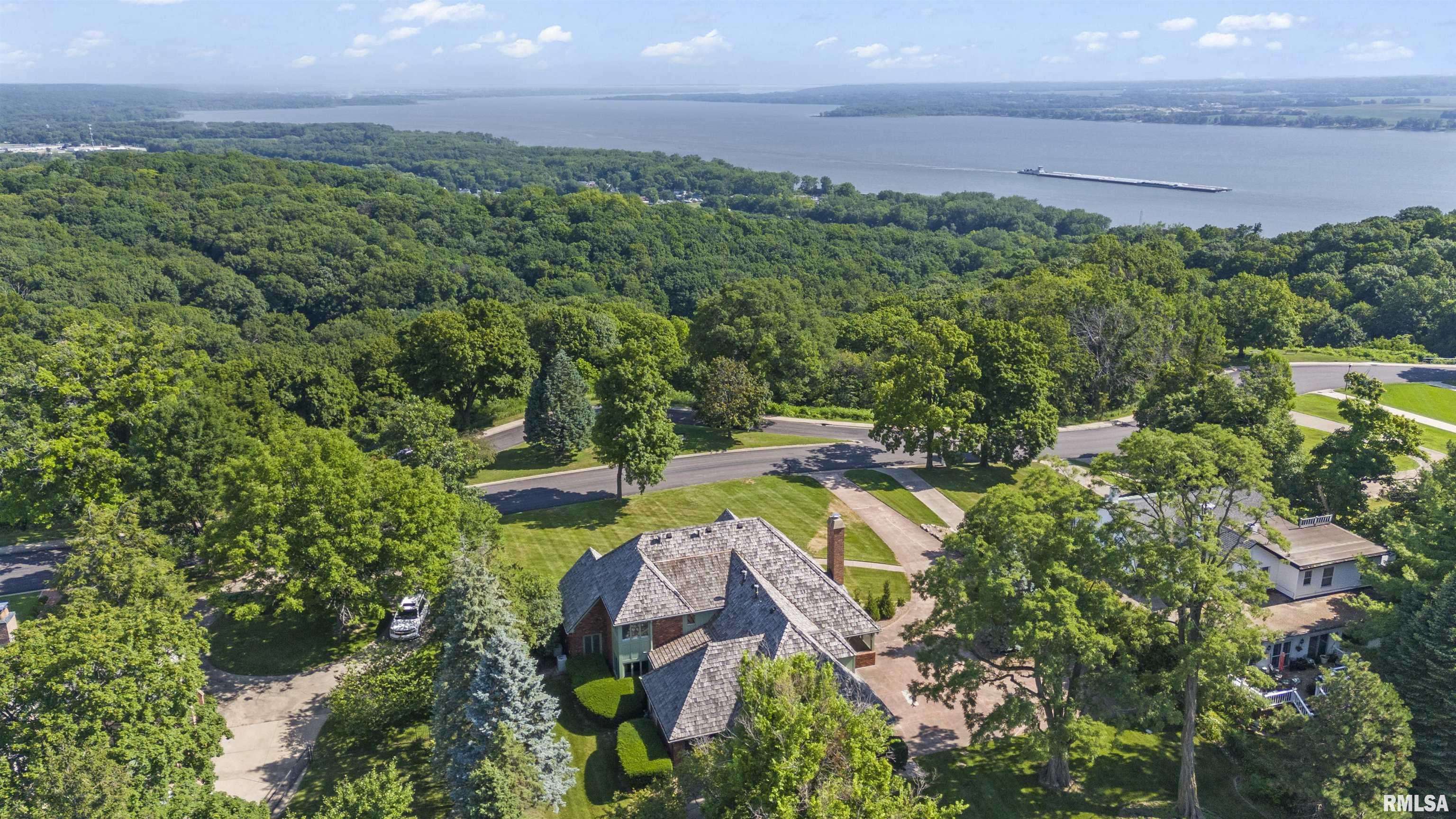 Peoria Heights, IL 61616,4755 N GRANDVIEW DR