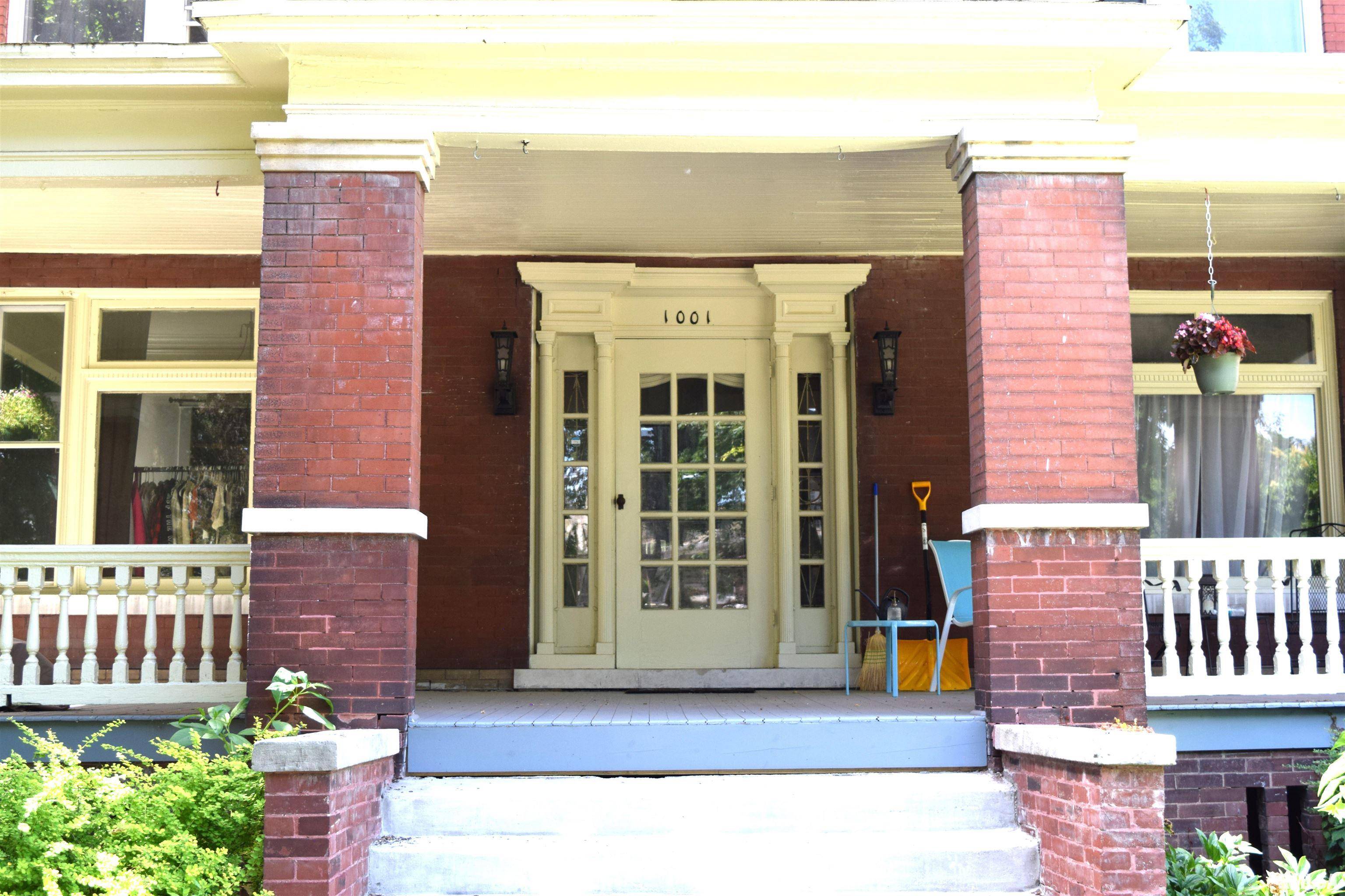 Peoria, IL 61606,1001 W MOSS AVE