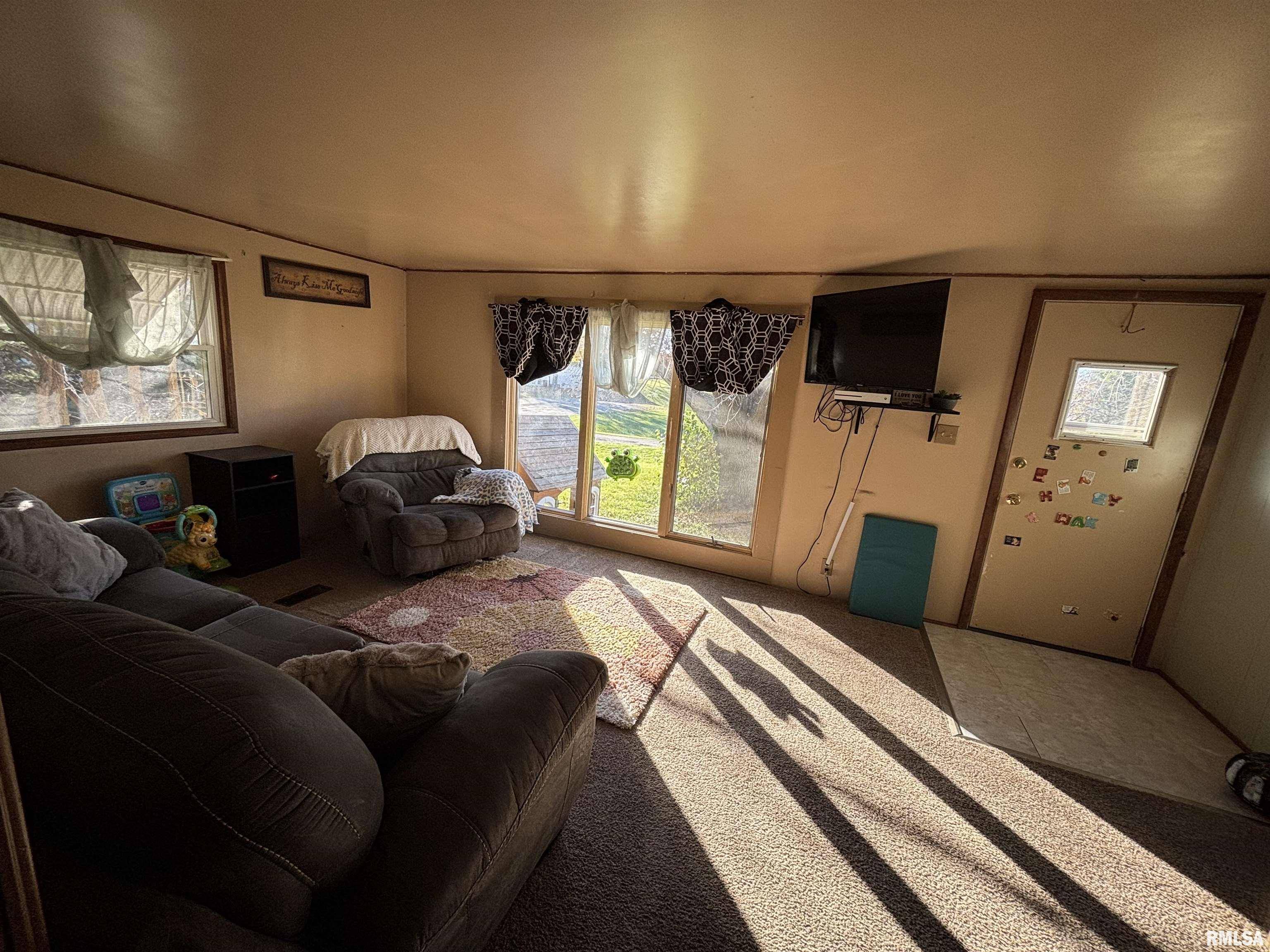 Vermont, IL 61484,300 W Bobbi LN
