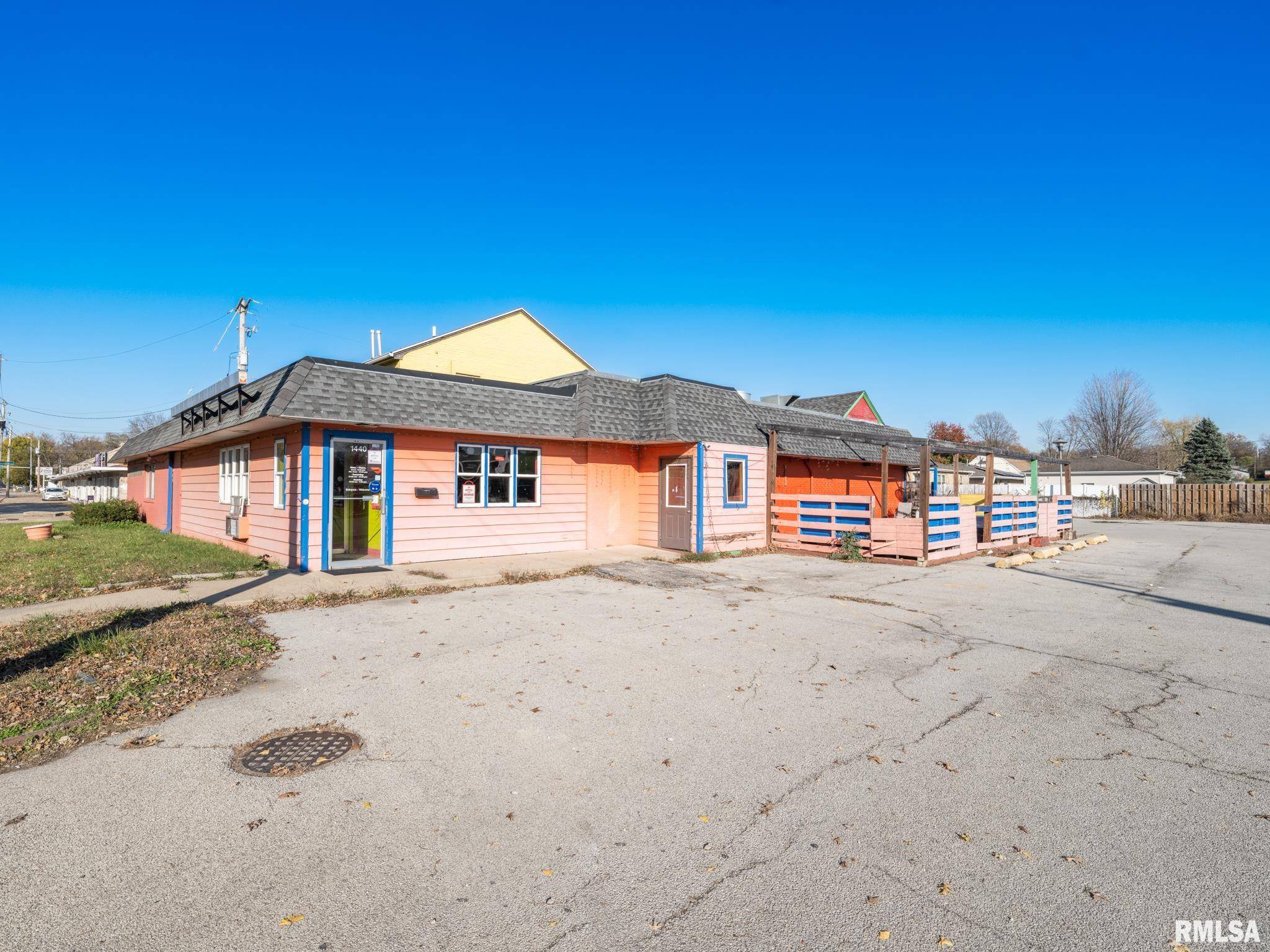 Pekin, IL 61554,1440 N 8TH ST