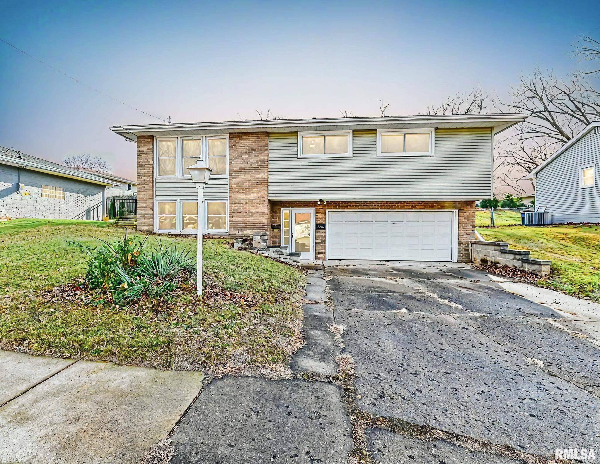 Pekin, IL 61554,2216 WILLOW ST