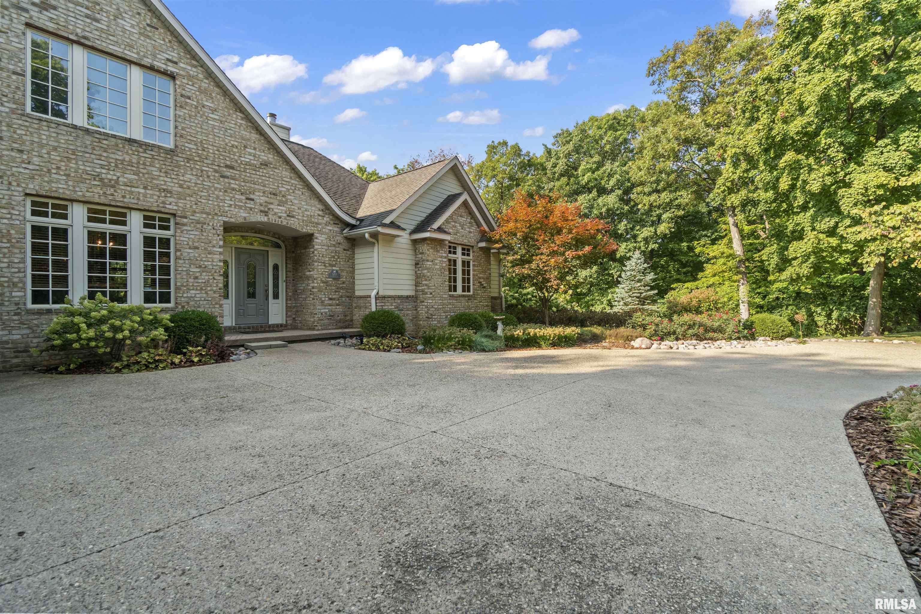 Peoria, IL 61614,6701 N SKYLINE DR