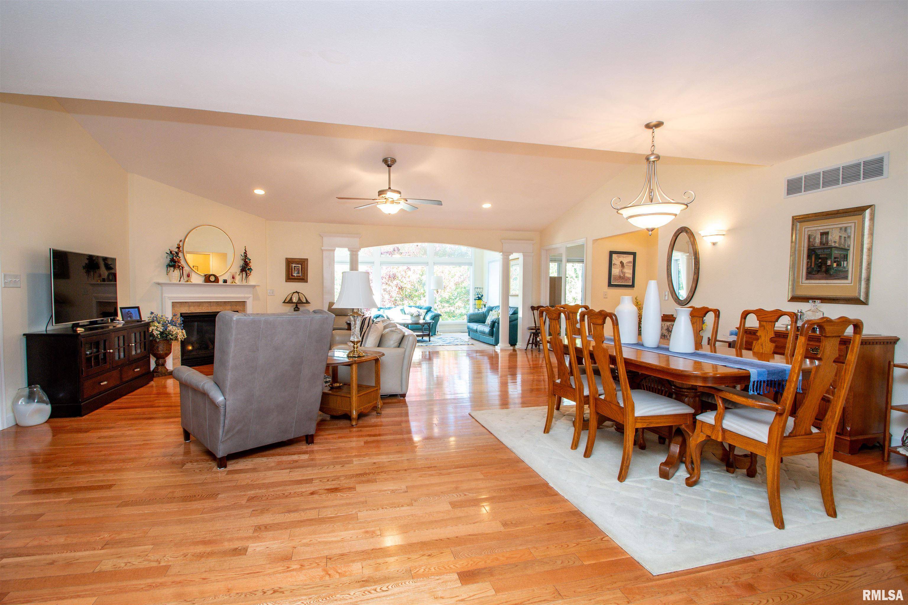 Pekin, IL 61554,7 COUNTRY CLUB CT