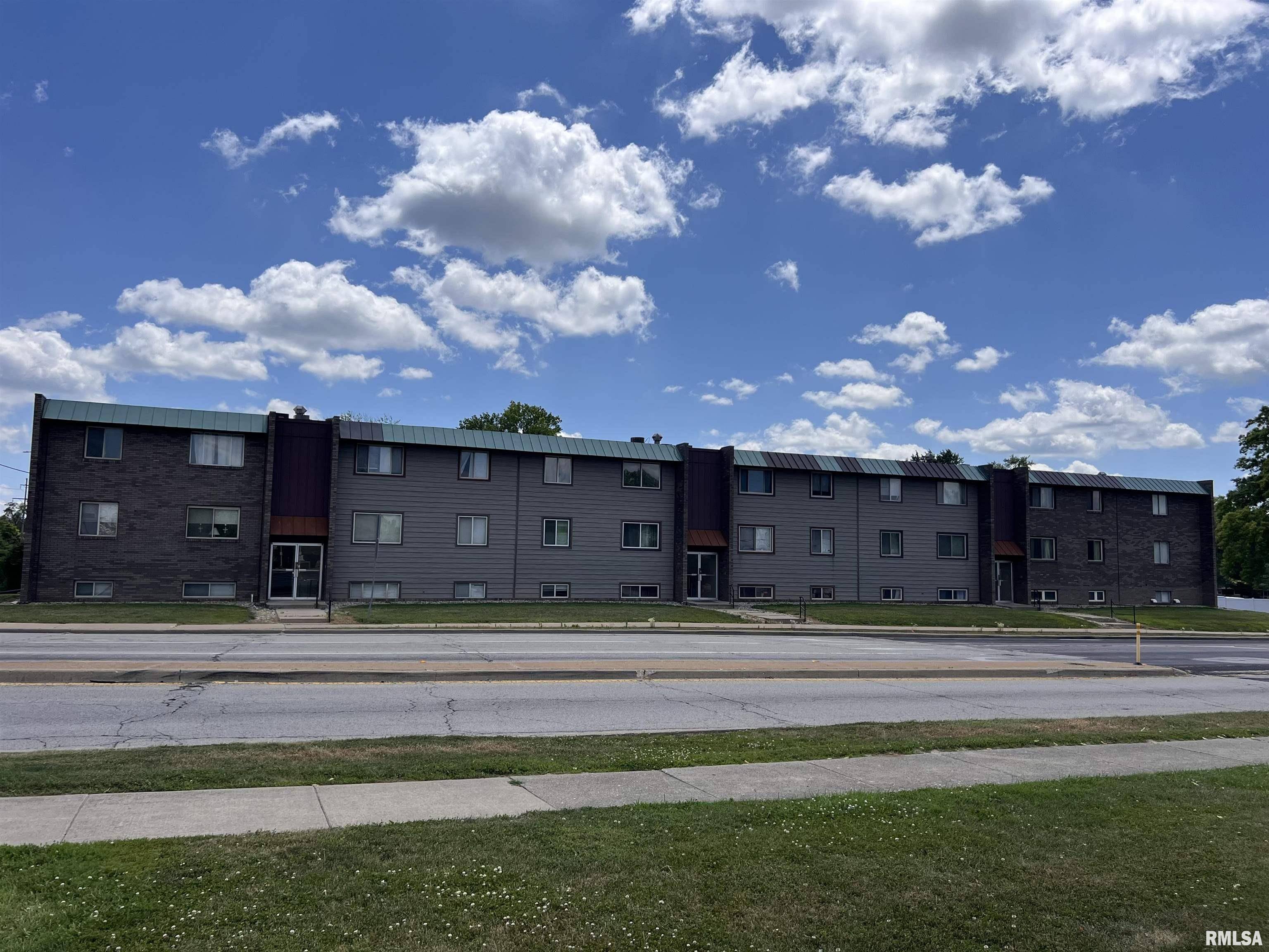 Peoria, IL 61604,3623 N STERLING AVE #B-17