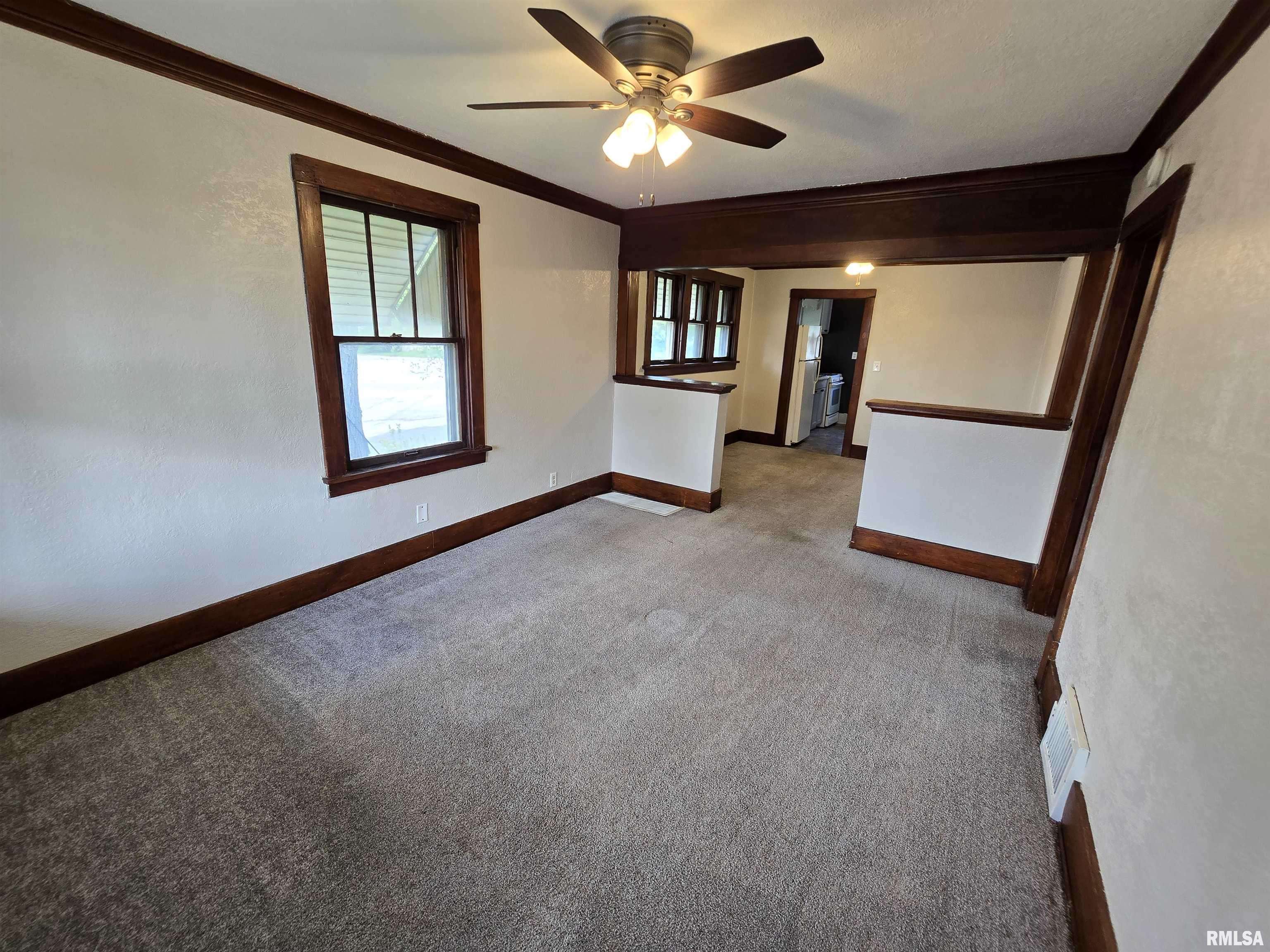 Peoria Heights, IL 61616,705 E LAKE AVE