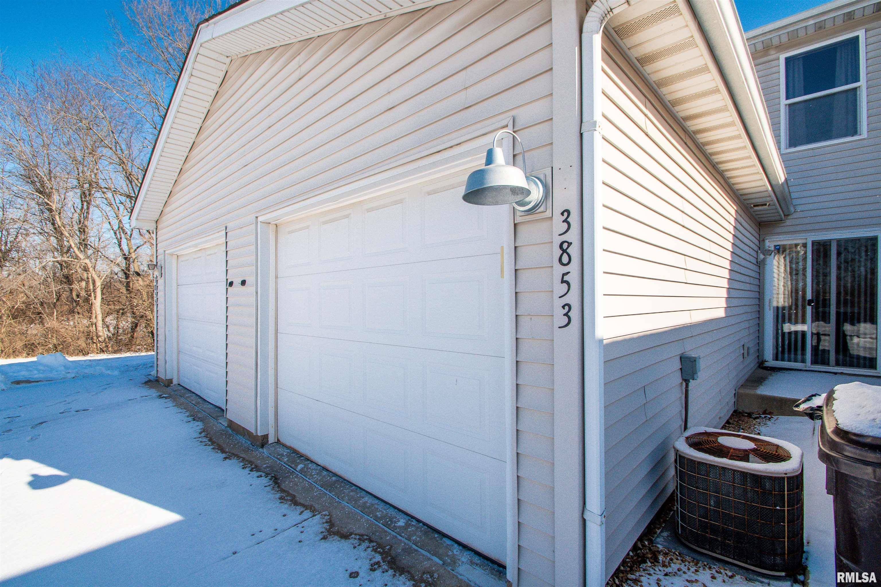 Peoria, IL 61604,3853 W PALMYRA CT