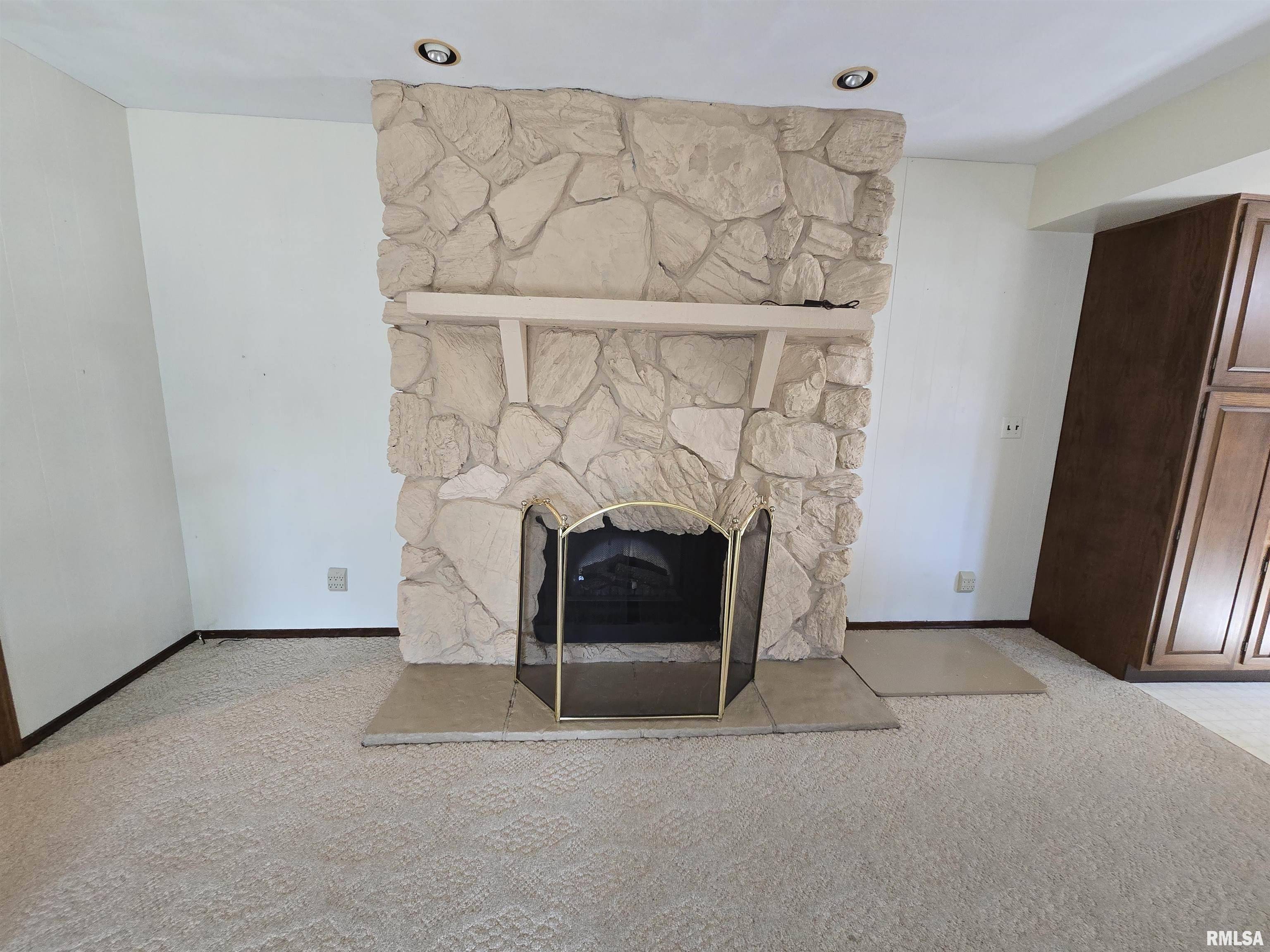 Canton, IL 61520,302 PECAN