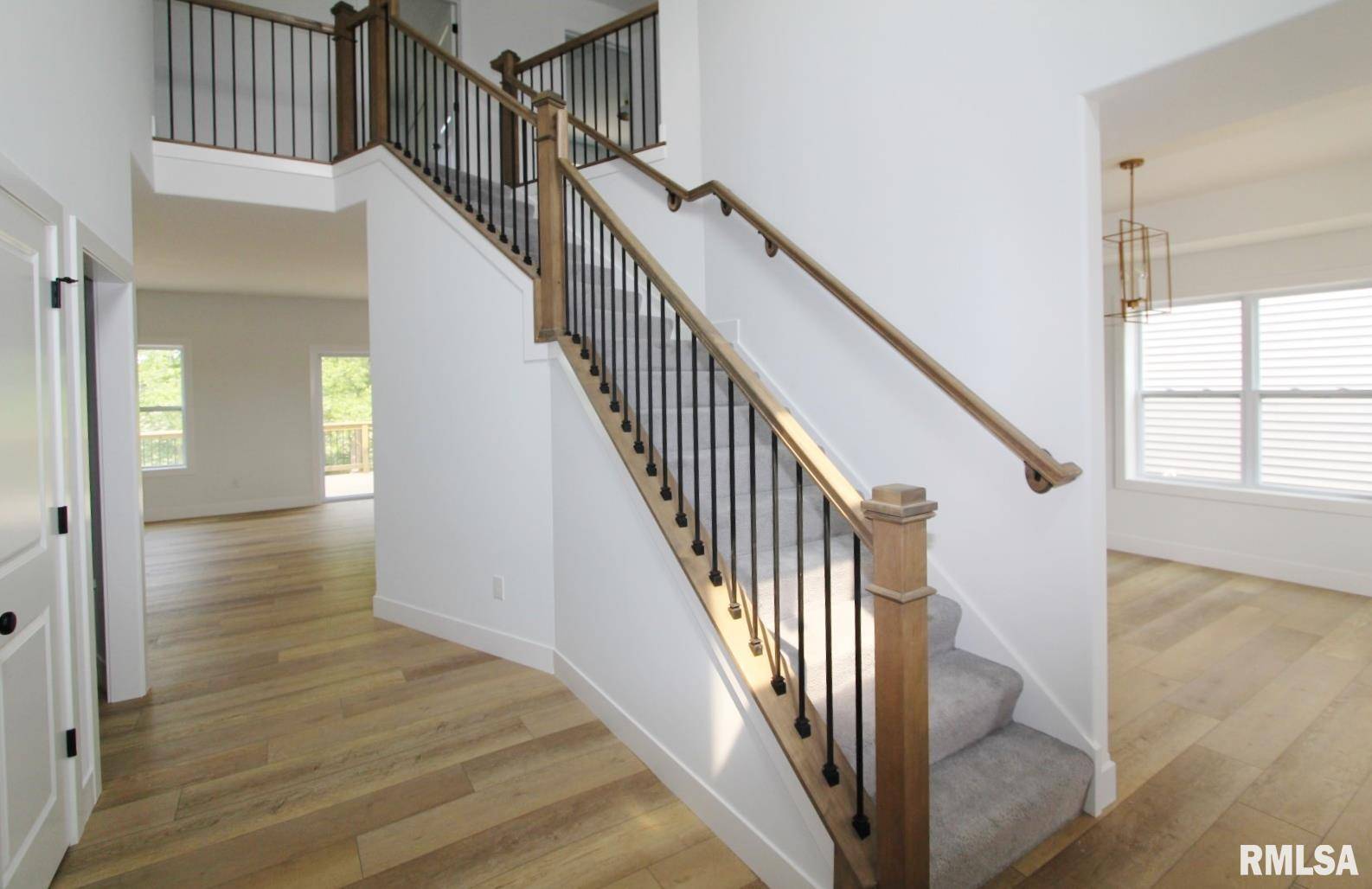 Edwards, IL 61528,7023 N Water Oak DR