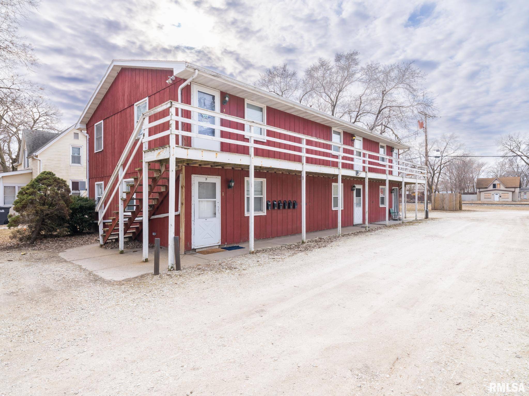 Pekin, IL 61554,609 S 3RD ST