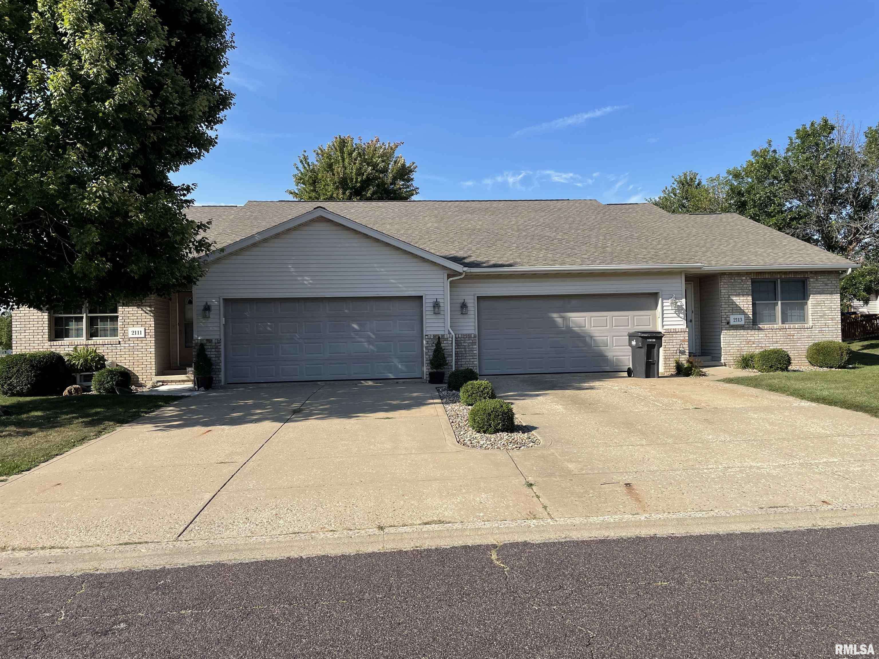 Pekin, IL 61554,2111 MOUNT VERNON DR