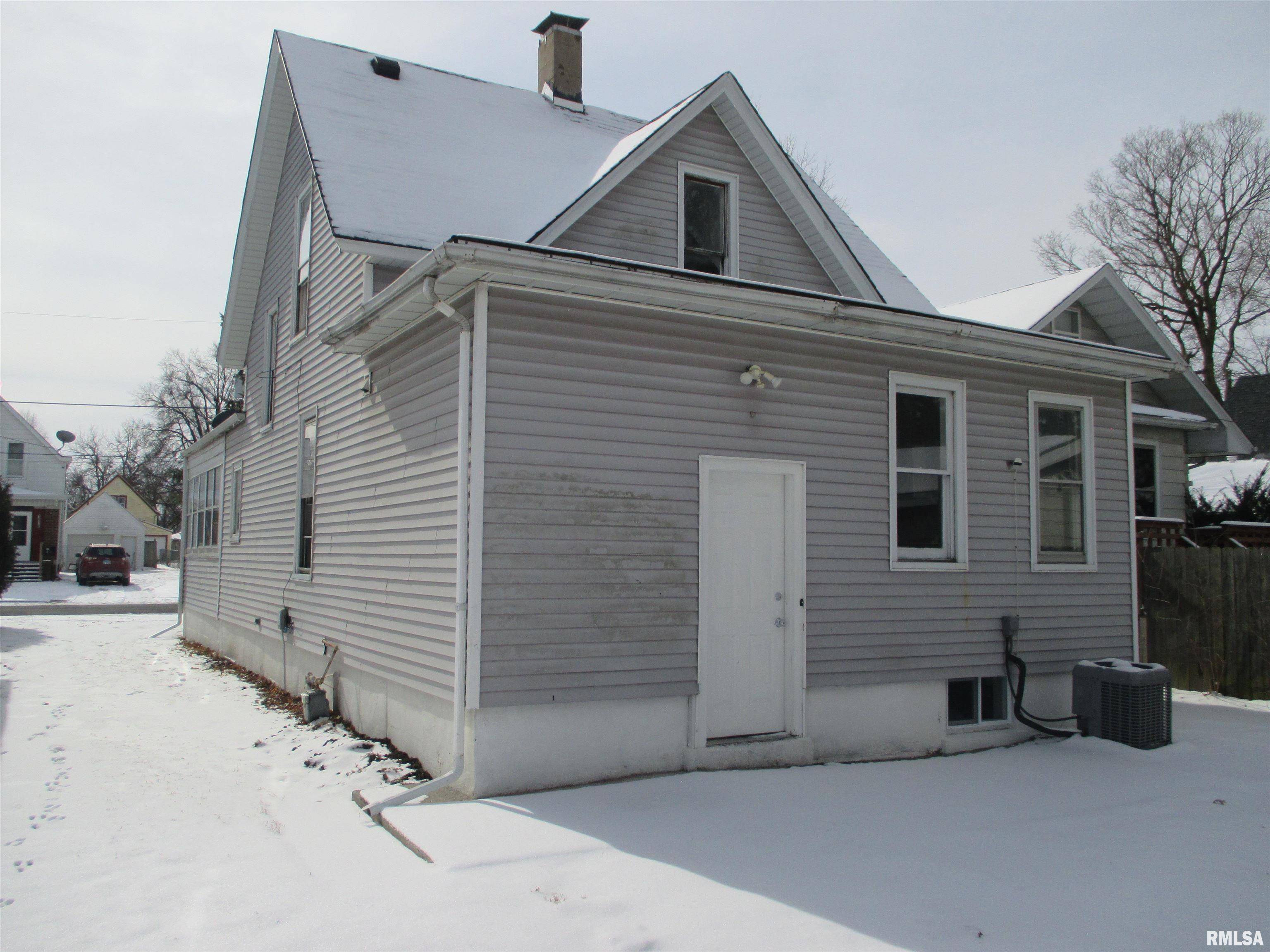West Peoria, IL 61604,1919 W LAURA AVE