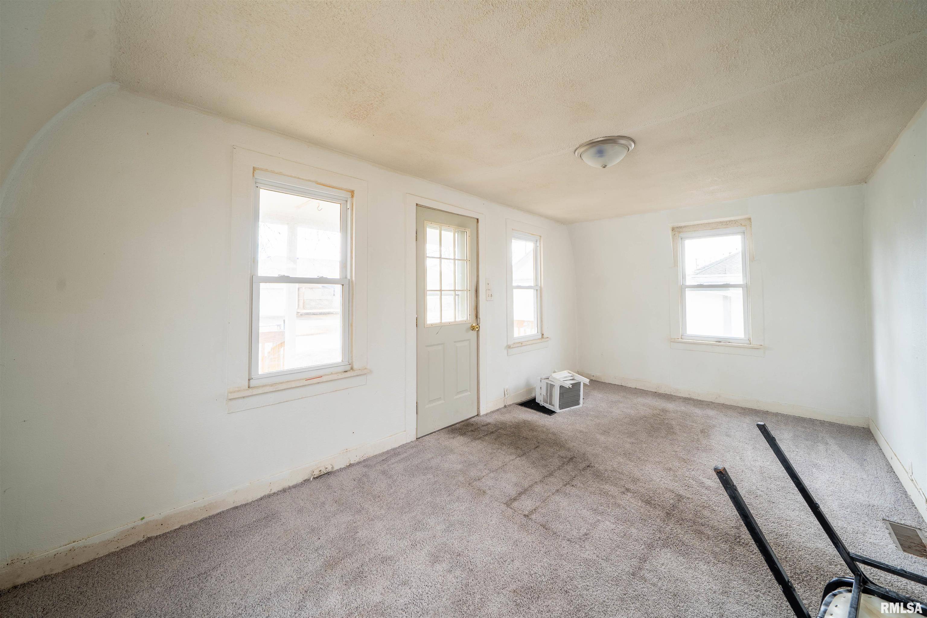 Lewistown, IL 61542,709 S ADAMS ST