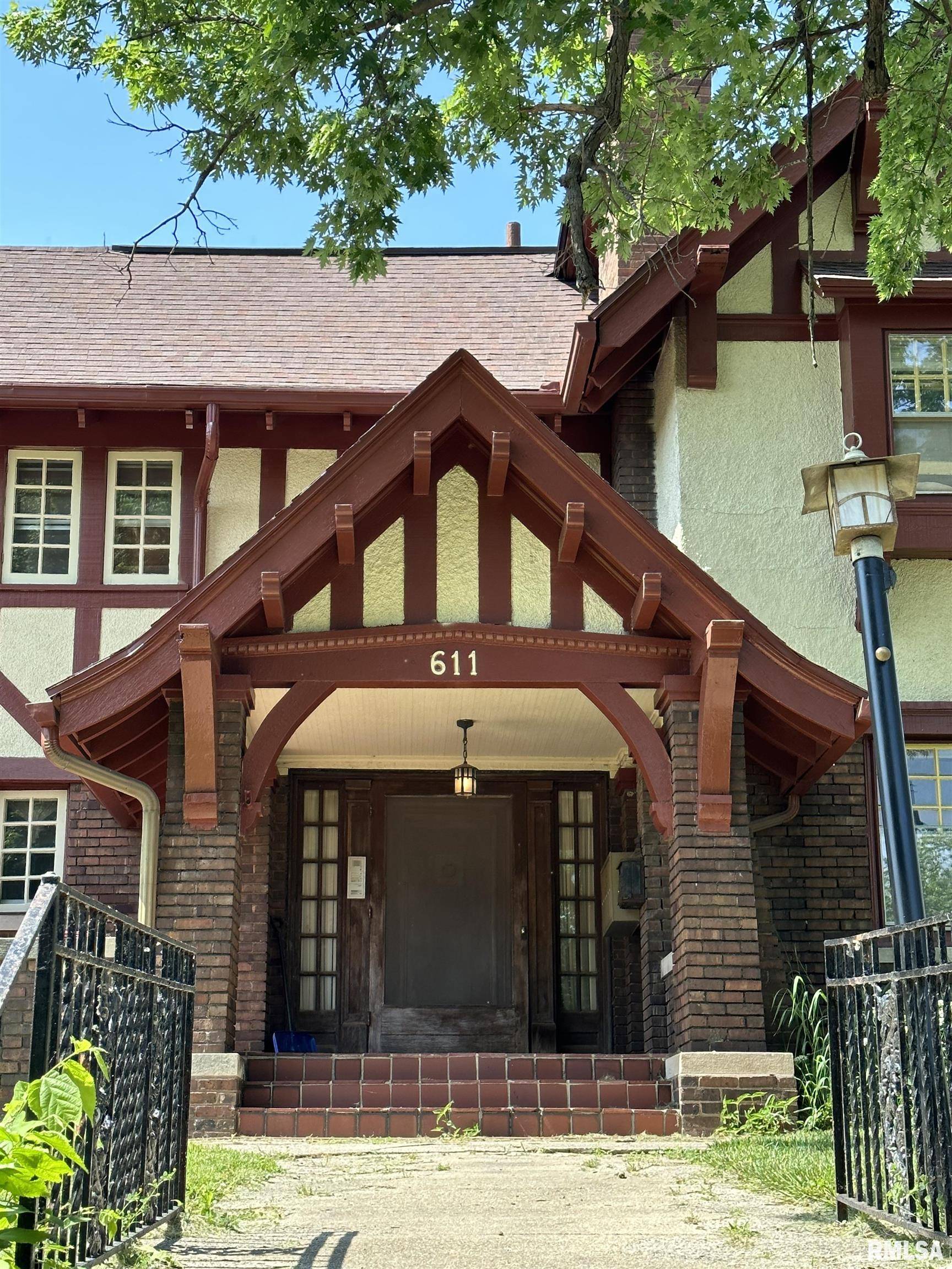 Peoria, IL 61606,611 W HIGH ST