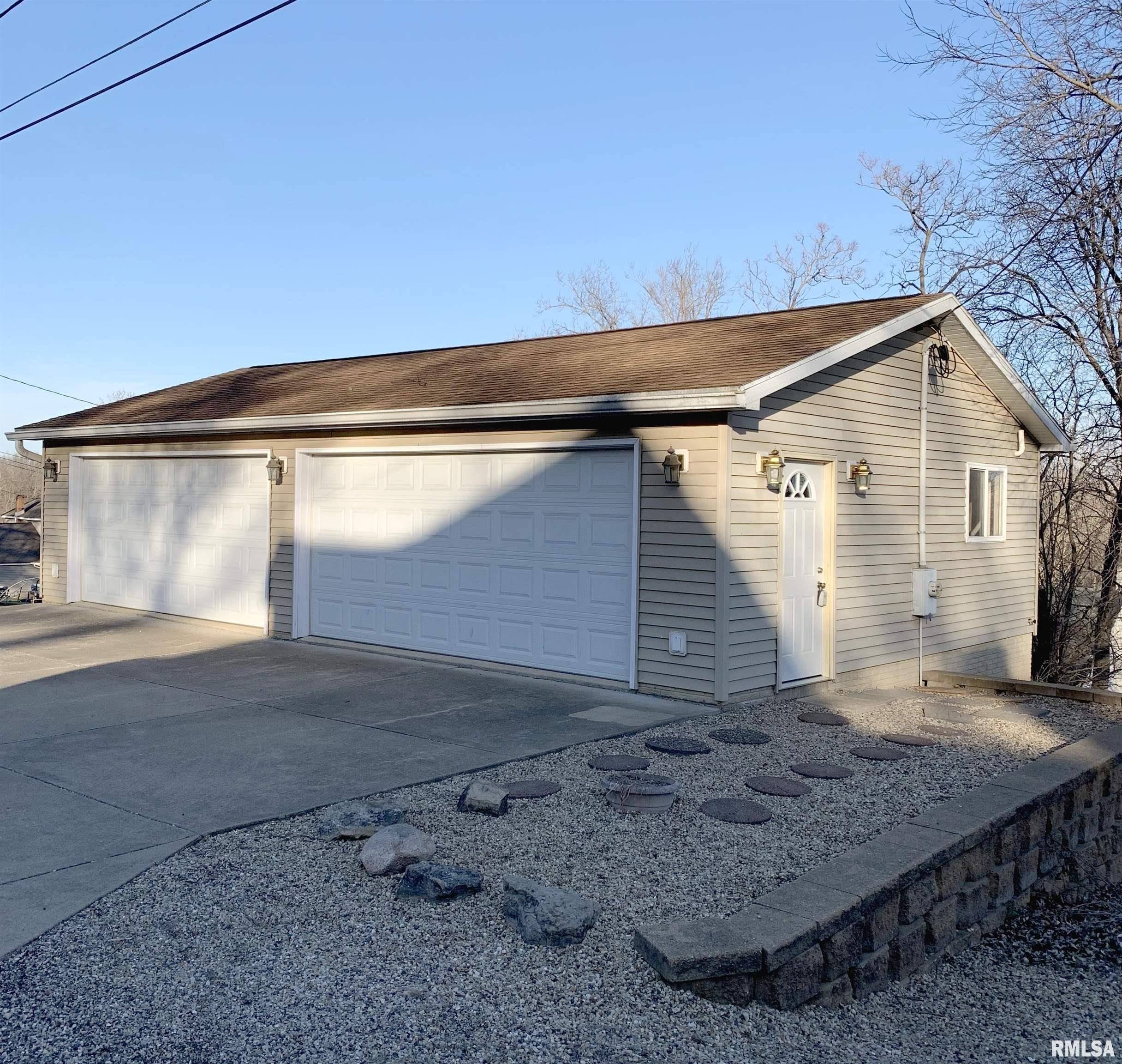Sparland, IL 61565,215 2ND ST