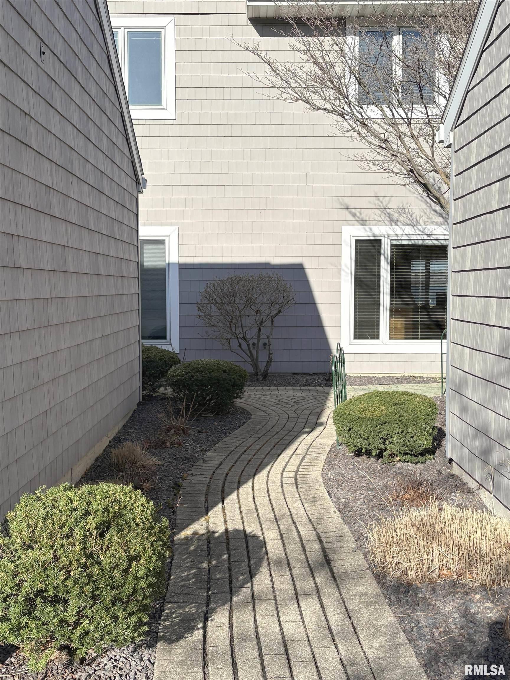 East Peoria, IL 61611,414 HARBOR POINTE DR