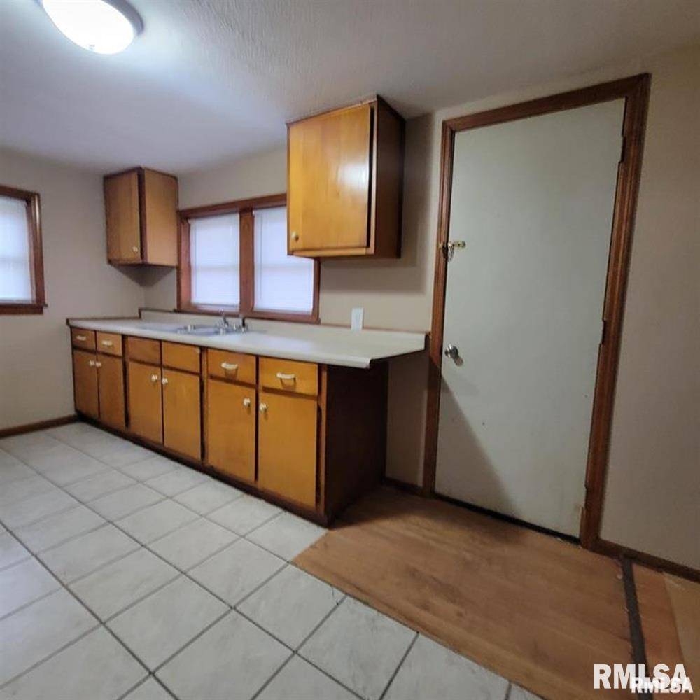 Pekin, IL 61554,1423 S 6TH ST