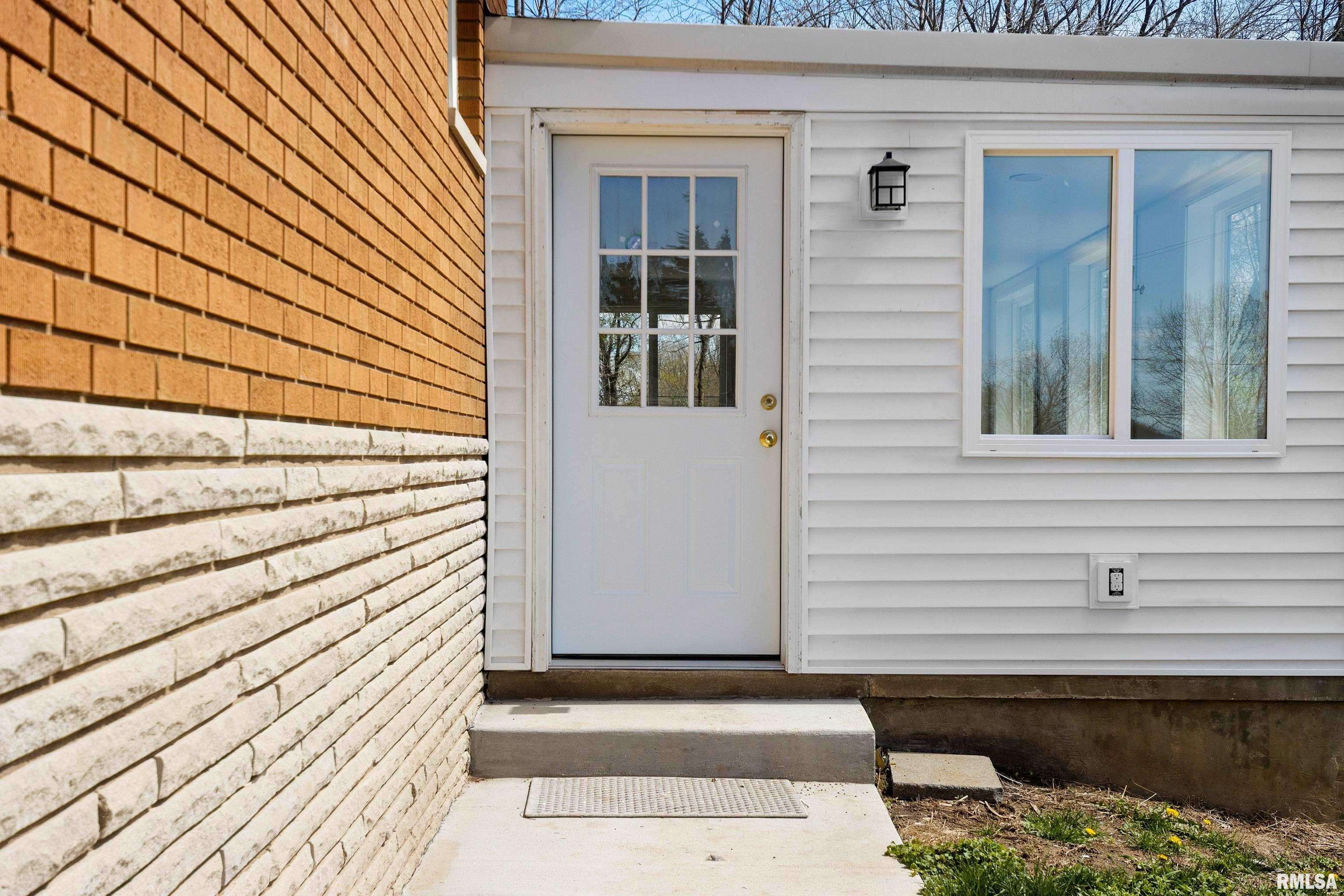 Creve Coeur, IL 61610,1305 FISCHER RD
