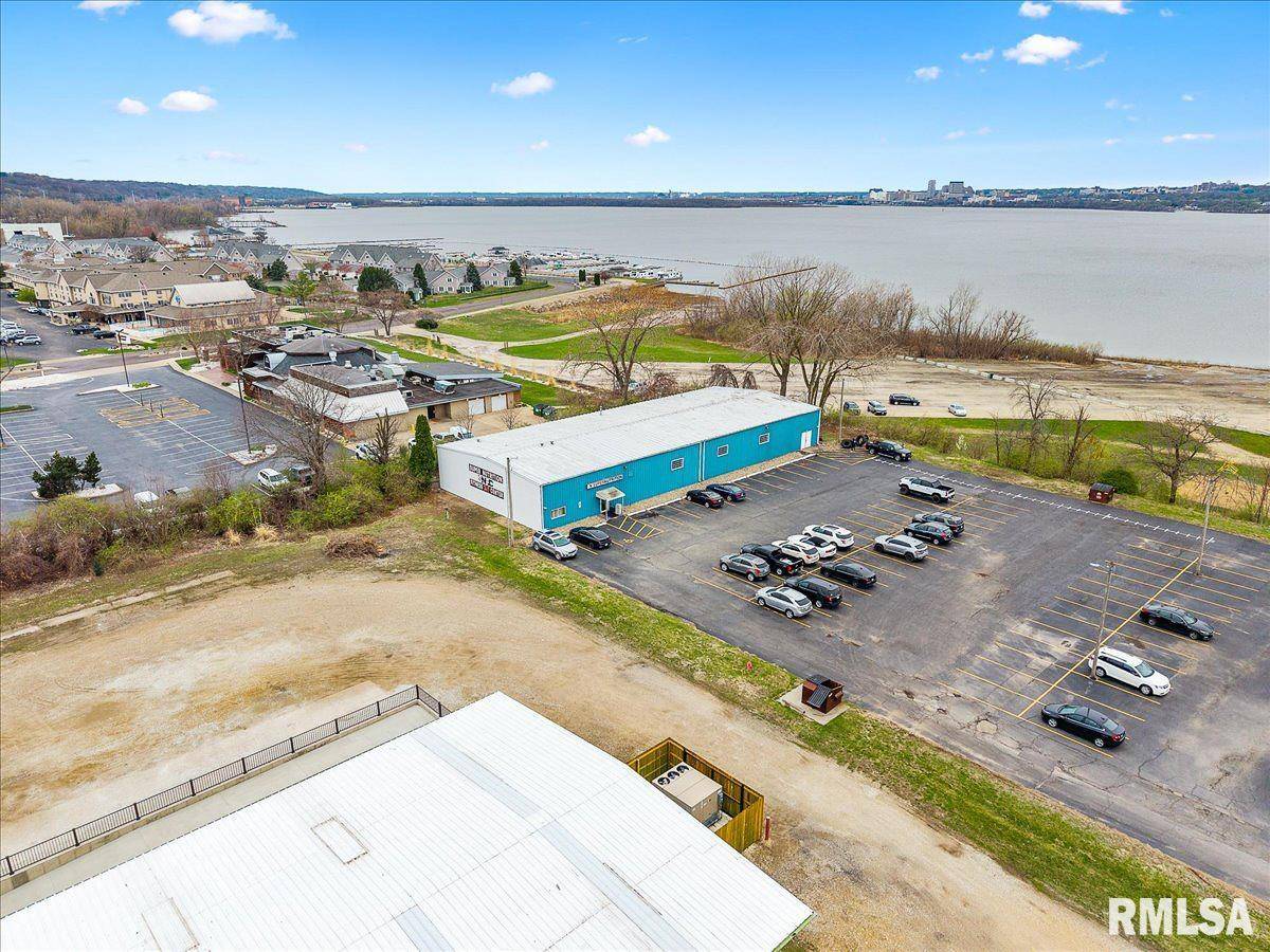 East Peoria, IL 61611,2707 N MAIN ST