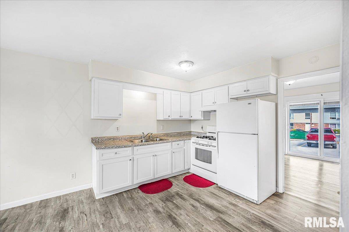 Pekin, IL 61554,429 SOUTH ST