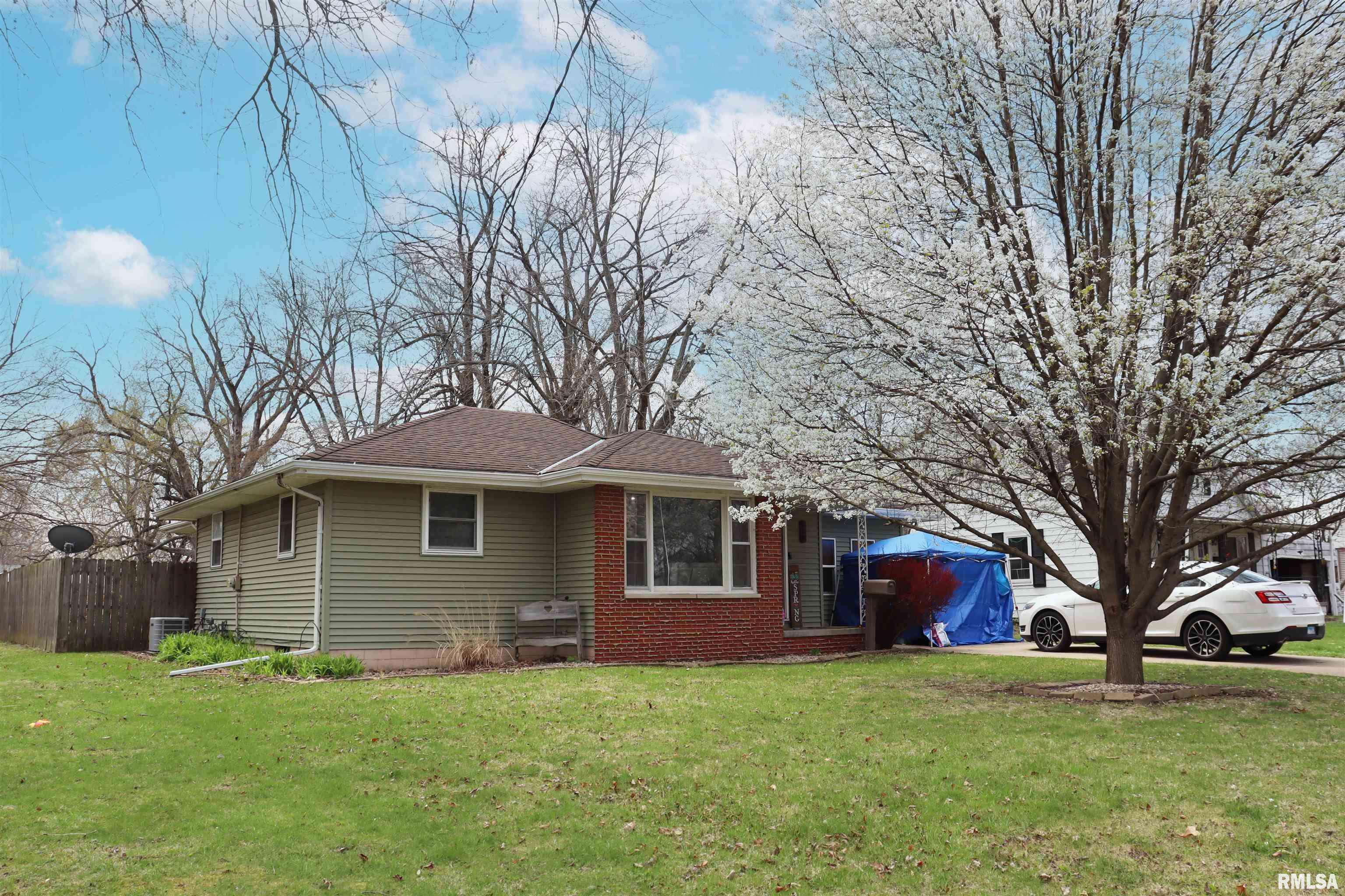 Farmington, IL 61531,558 E PROSPECT ST