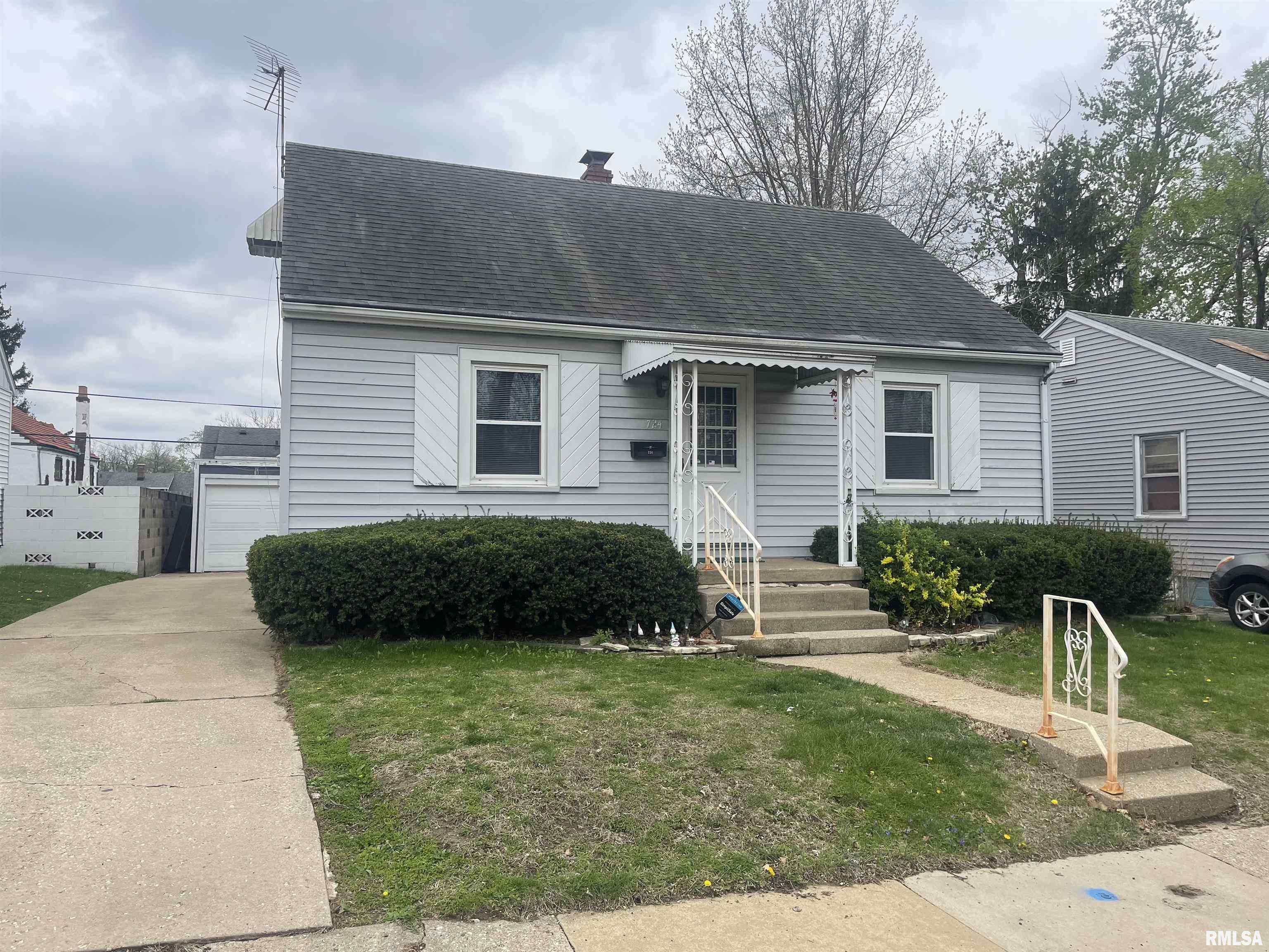Peoria, IL 61604,724 W BARTLETT CT