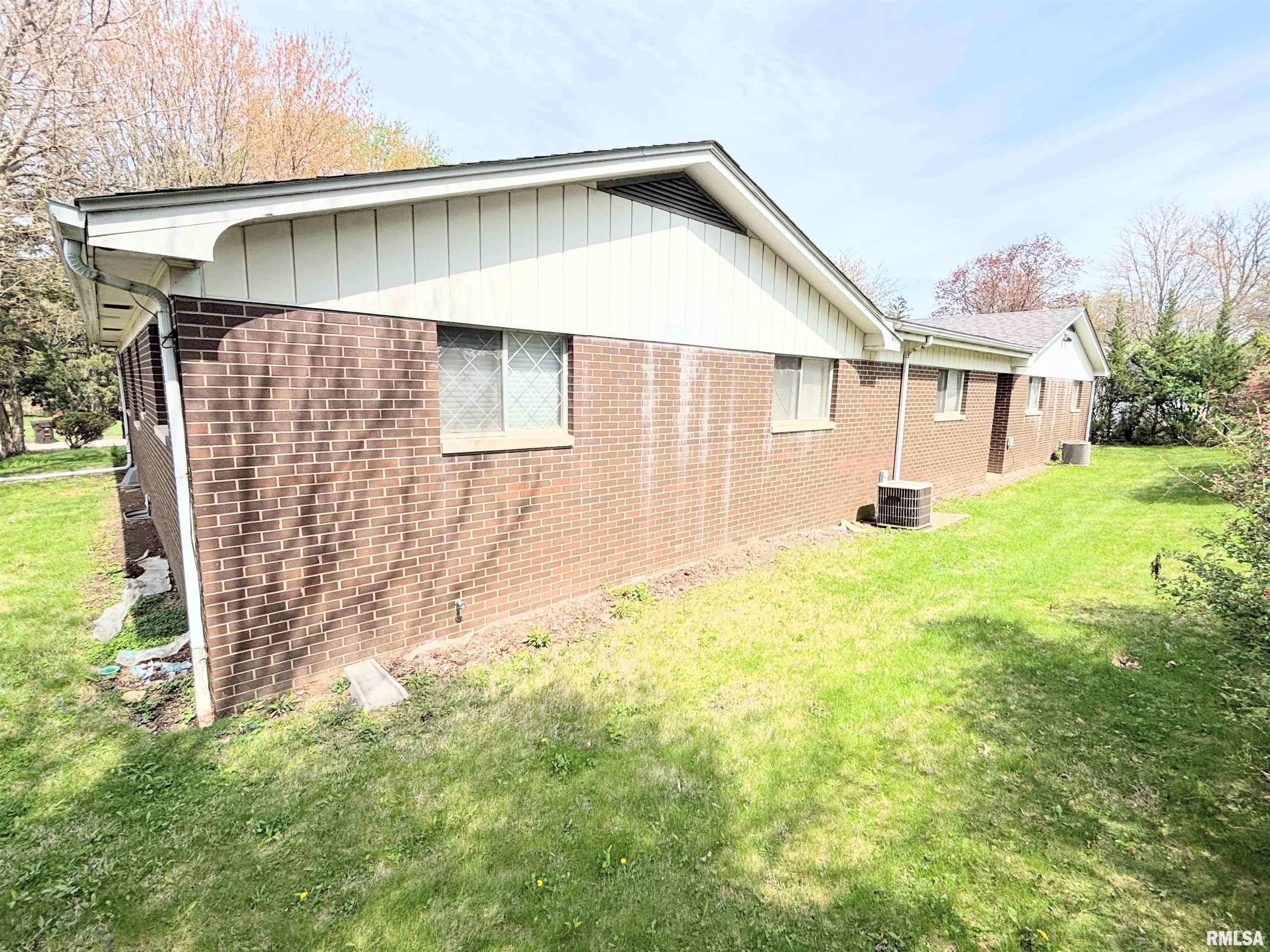 Peoria, IL 61614,316/318 E WOODLAWN PL