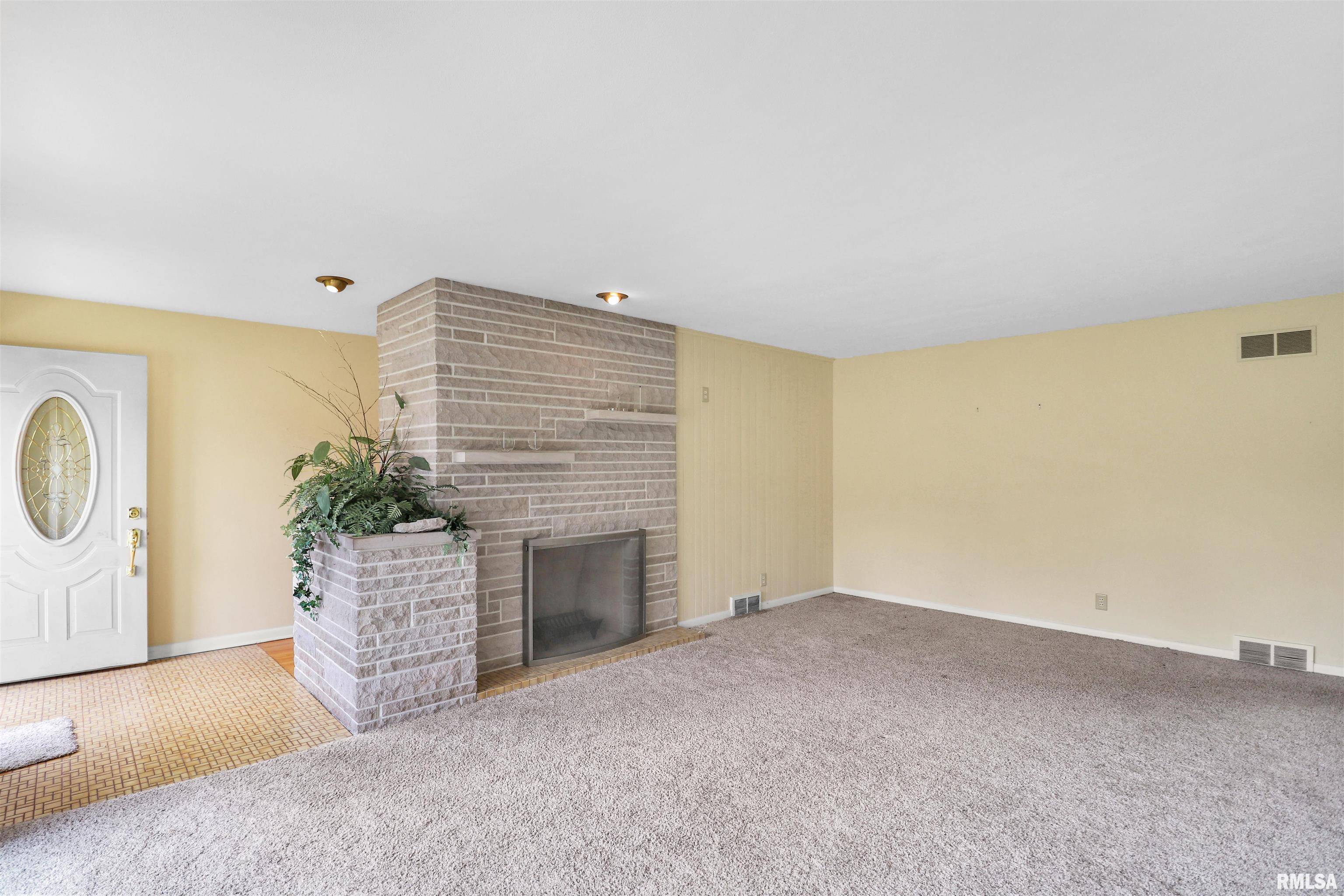 Peoria, IL 61614,5307 N SHERBROOK LN