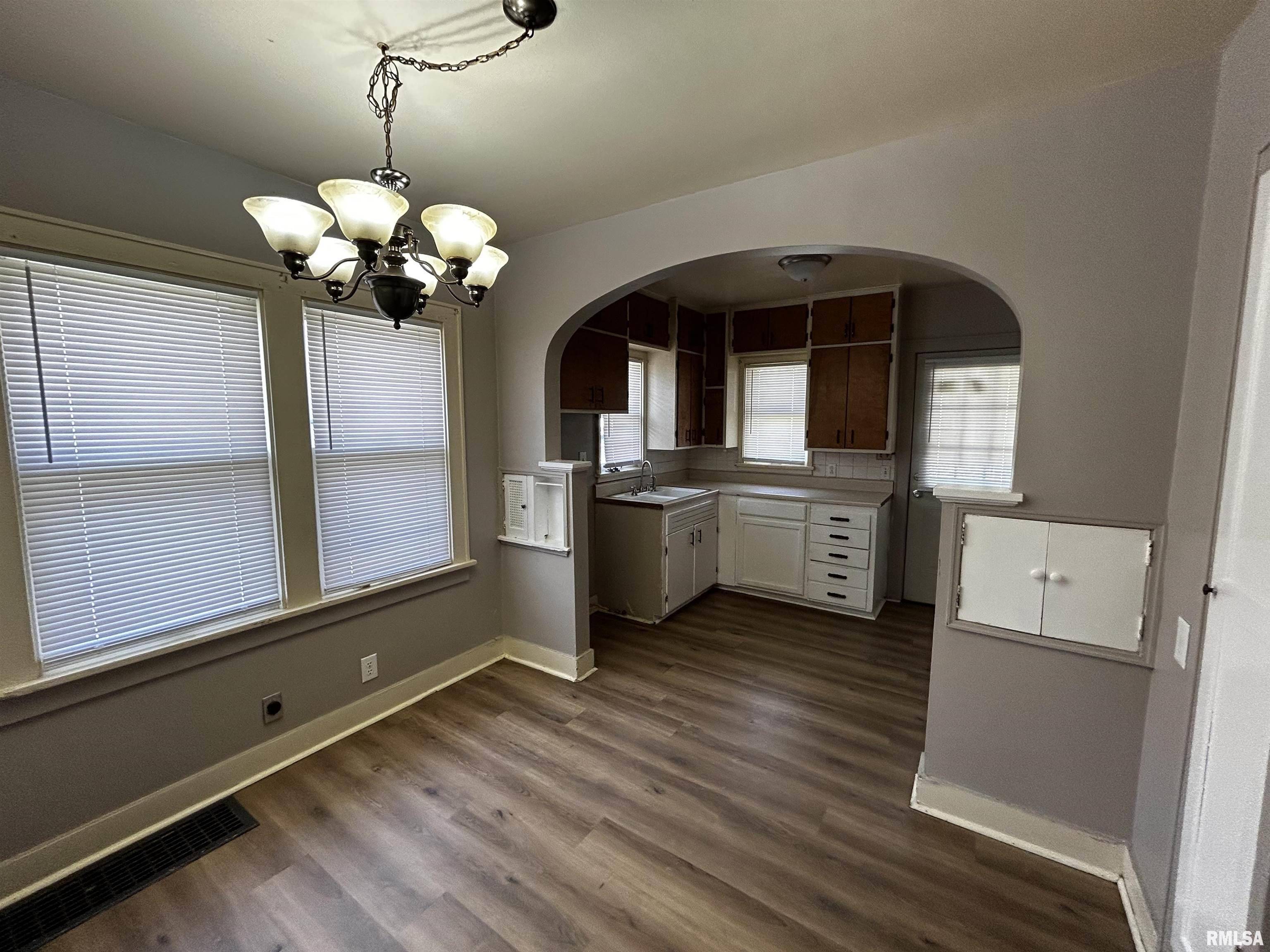 Peoria, IL 61604,607 E FORREST HILL AVE